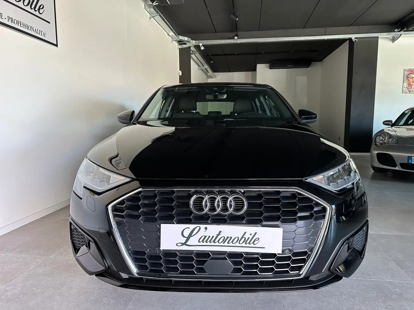 Audi A3 A3 Sportback 30 1.0 tfsi edition s-tronic Zwart - 2