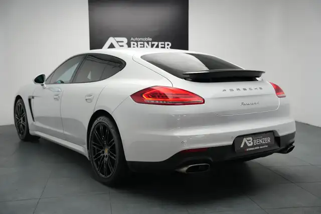 Porsche Panamera view 7