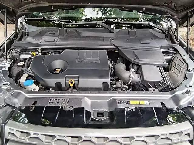 Land Rover Discovery Sport view 15
