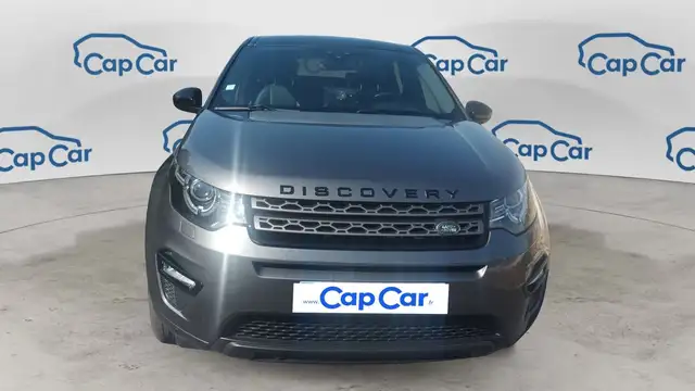 Land Rover Discovery Sport view 5