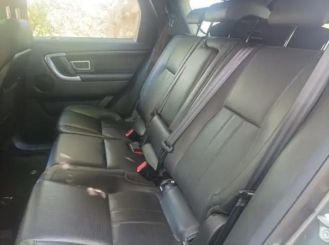 Land Rover Discovery Sport view 9