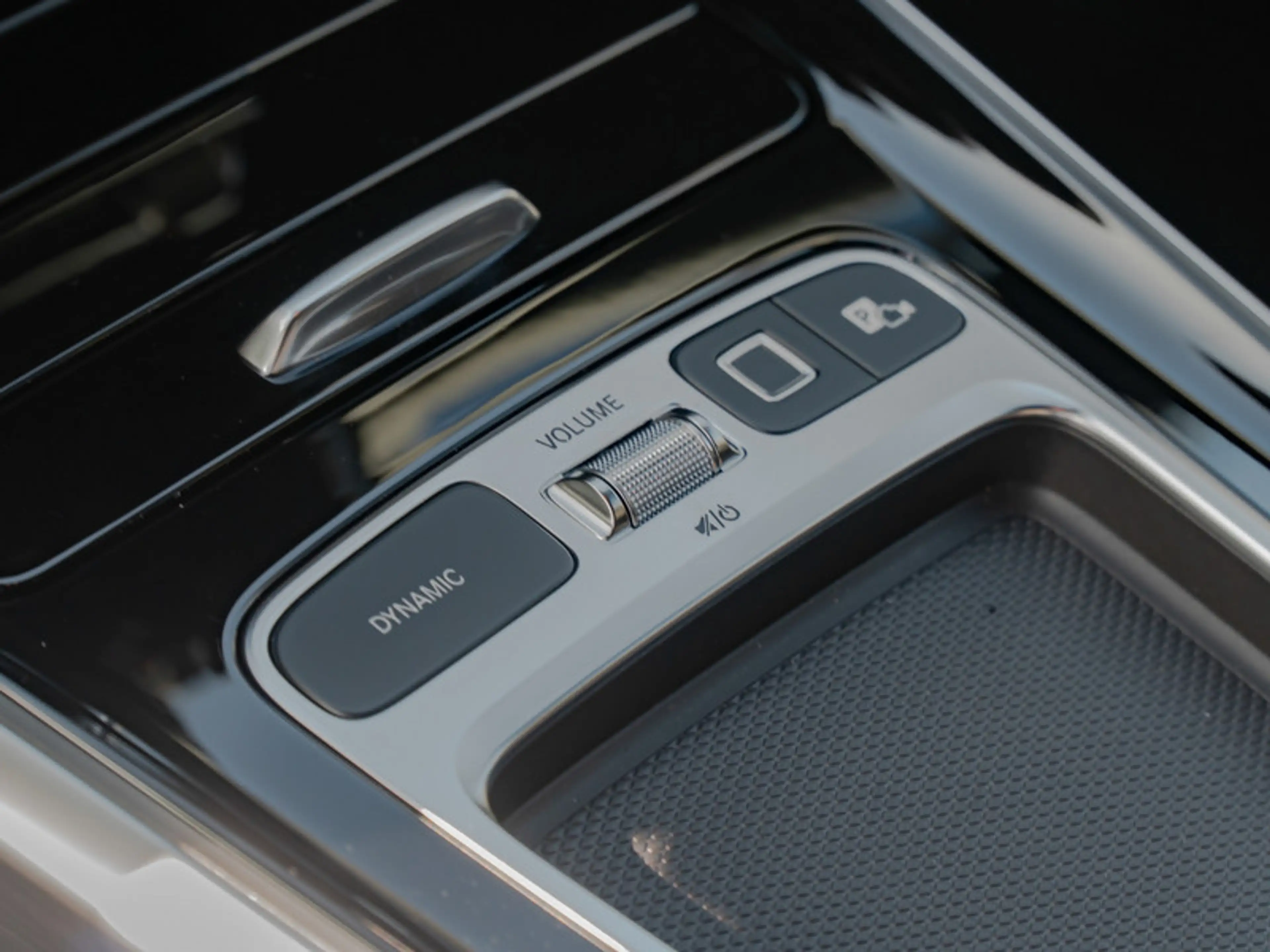 Mercedes-Benz GLB 220 d 4M AMG-Sport/MLB/Pano/Night/AHK/Distr — photo 14