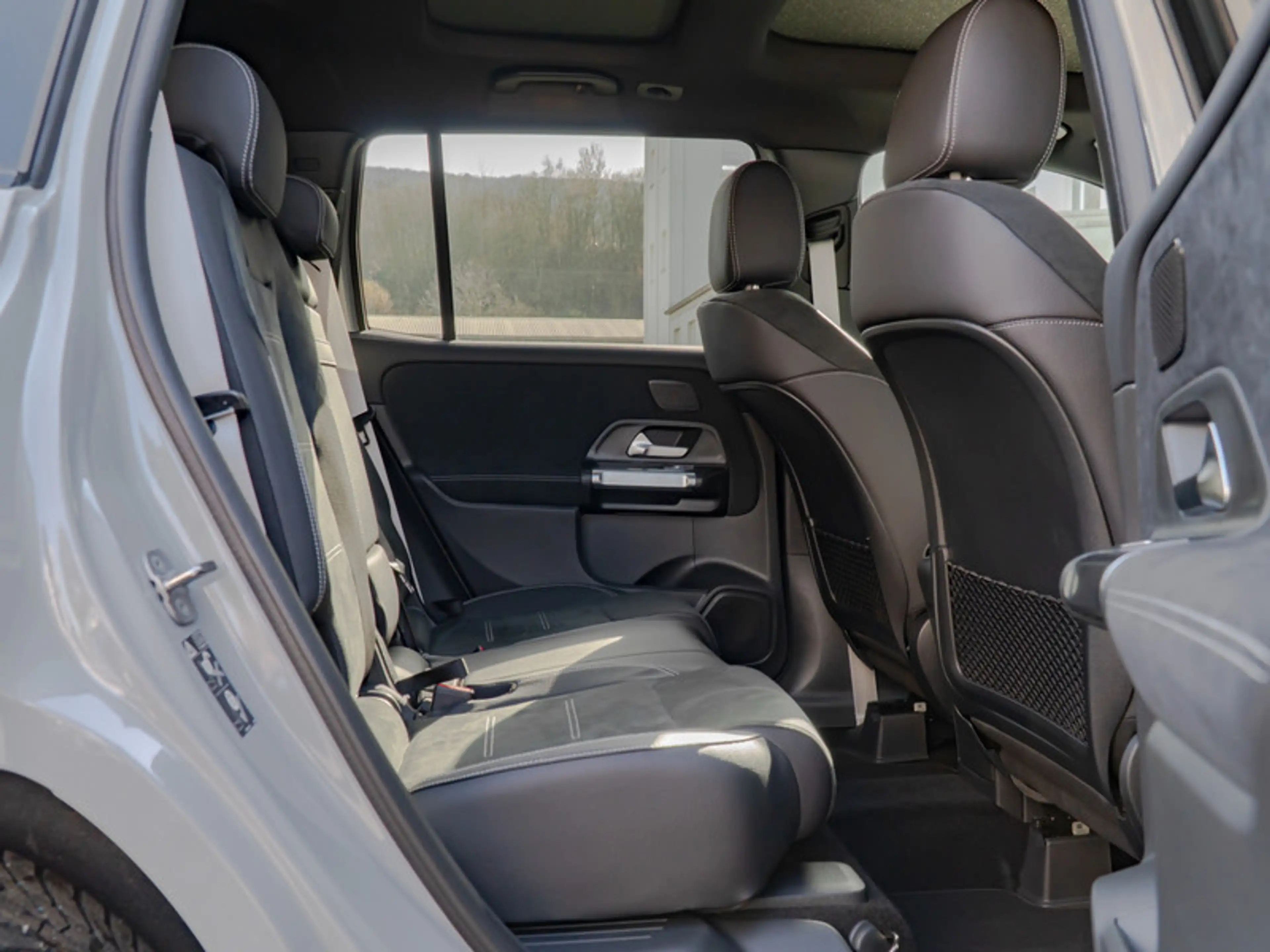 Mercedes-Benz GLB 220 d 4M AMG-Sport/MLB/Pano/Night/AHK/Distr — photo 10