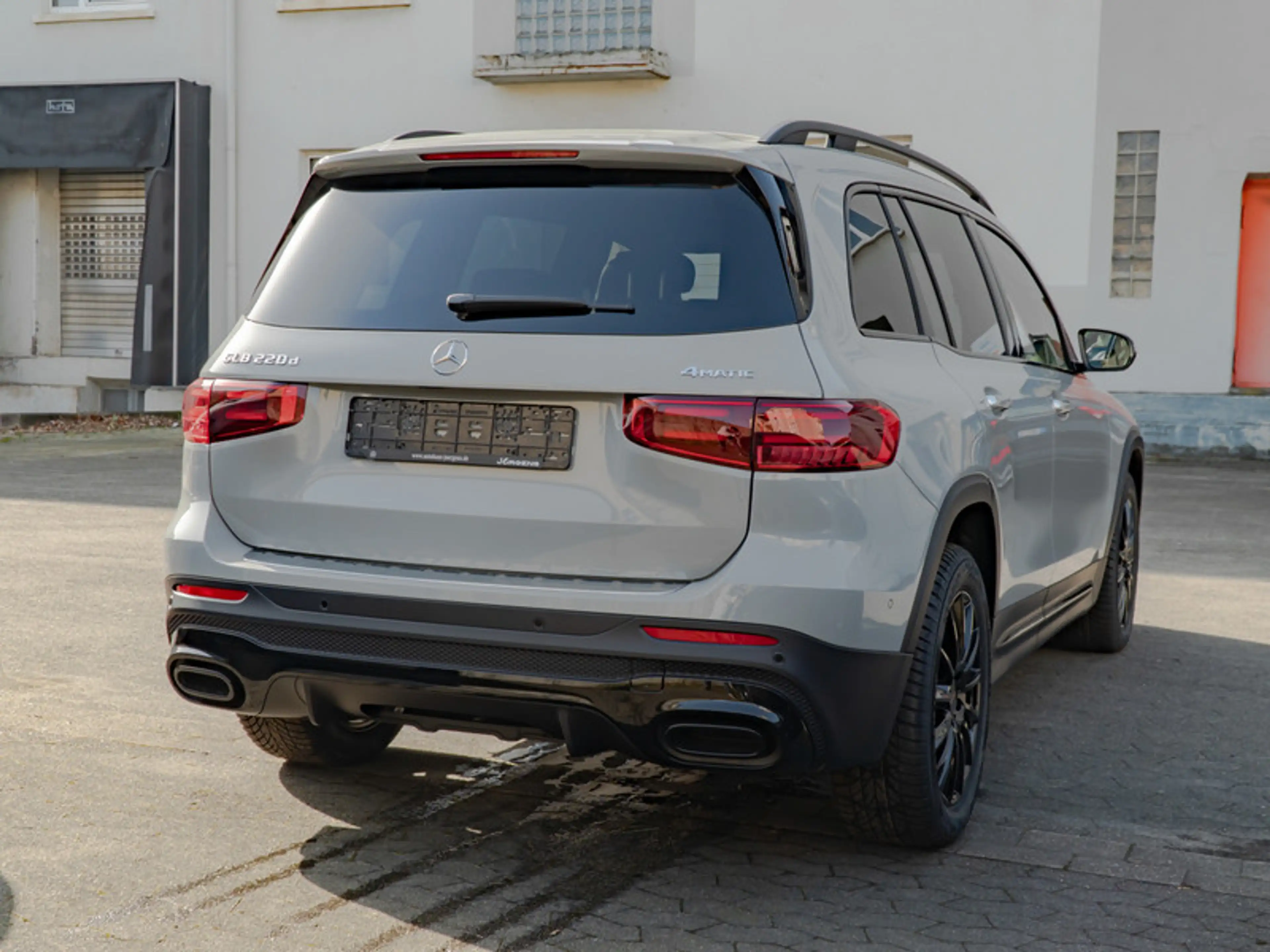 Mercedes-Benz GLB 220 d 4M AMG-Sport/MLB/Pano/Night/AHK/Distr — photo 5