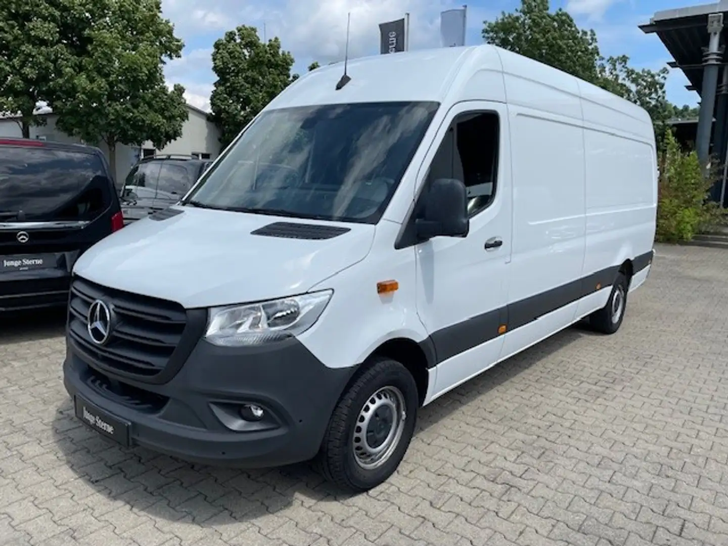 Mercedes-Benz Sprinter 317 CDI KA Maxi / MBUX / 360° / Klima / SHZ / Temp White - 2