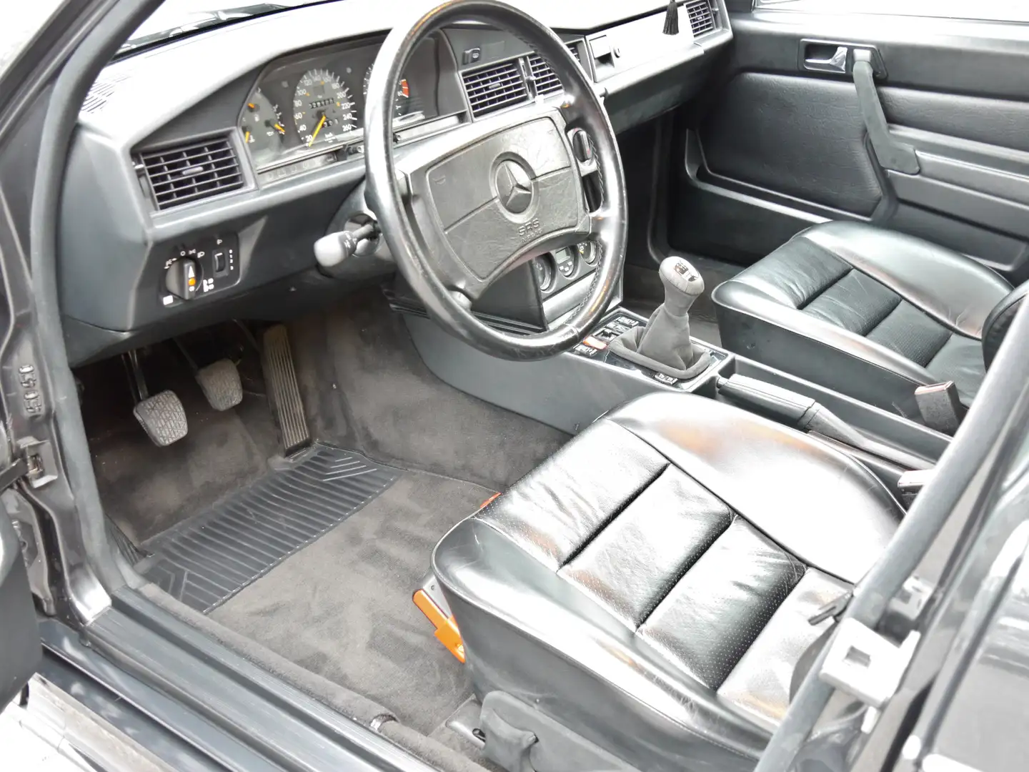 Mercedes-Benz 190 190 E 2.5-16 Schwarz - 2
