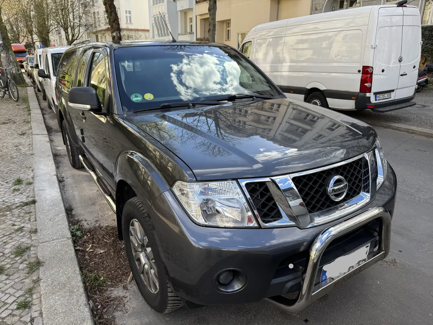 Nissan Navara Navara DPF XE Grau - 1