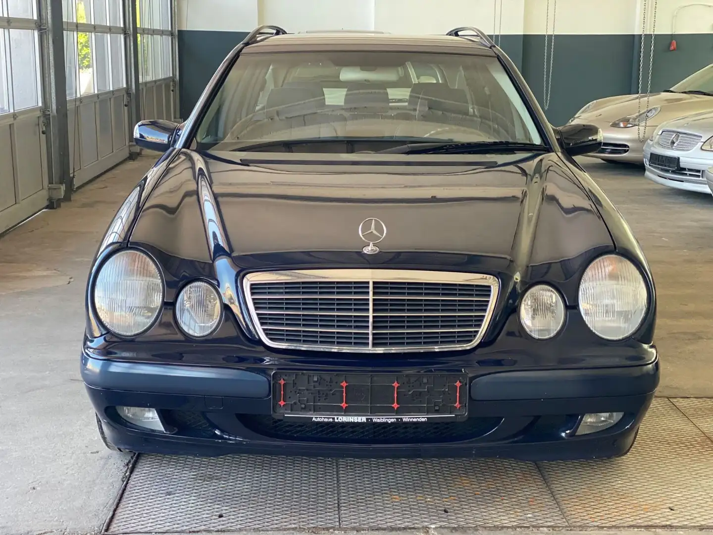 Mercedes-Benz E 270 CDI T CLASSIC Blau - 2