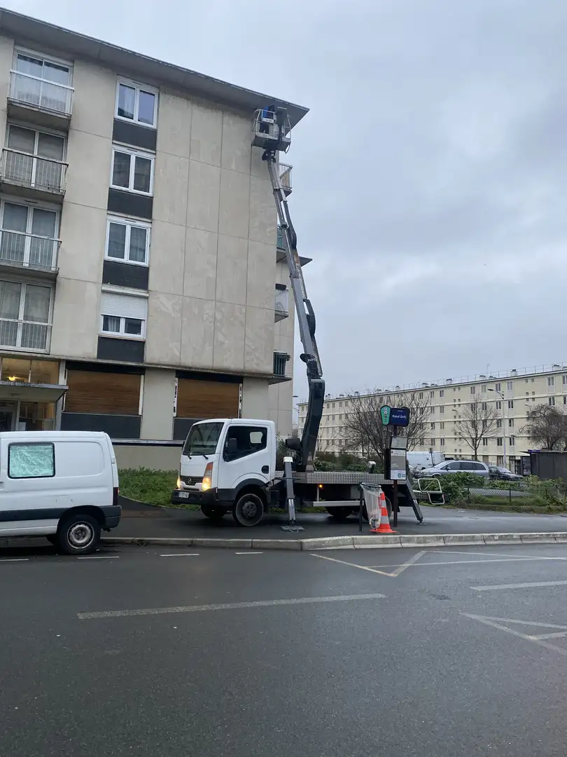 Nissan Cabstar 35.13 CHANTIER BUSINESS Empt 1 B6 - 1