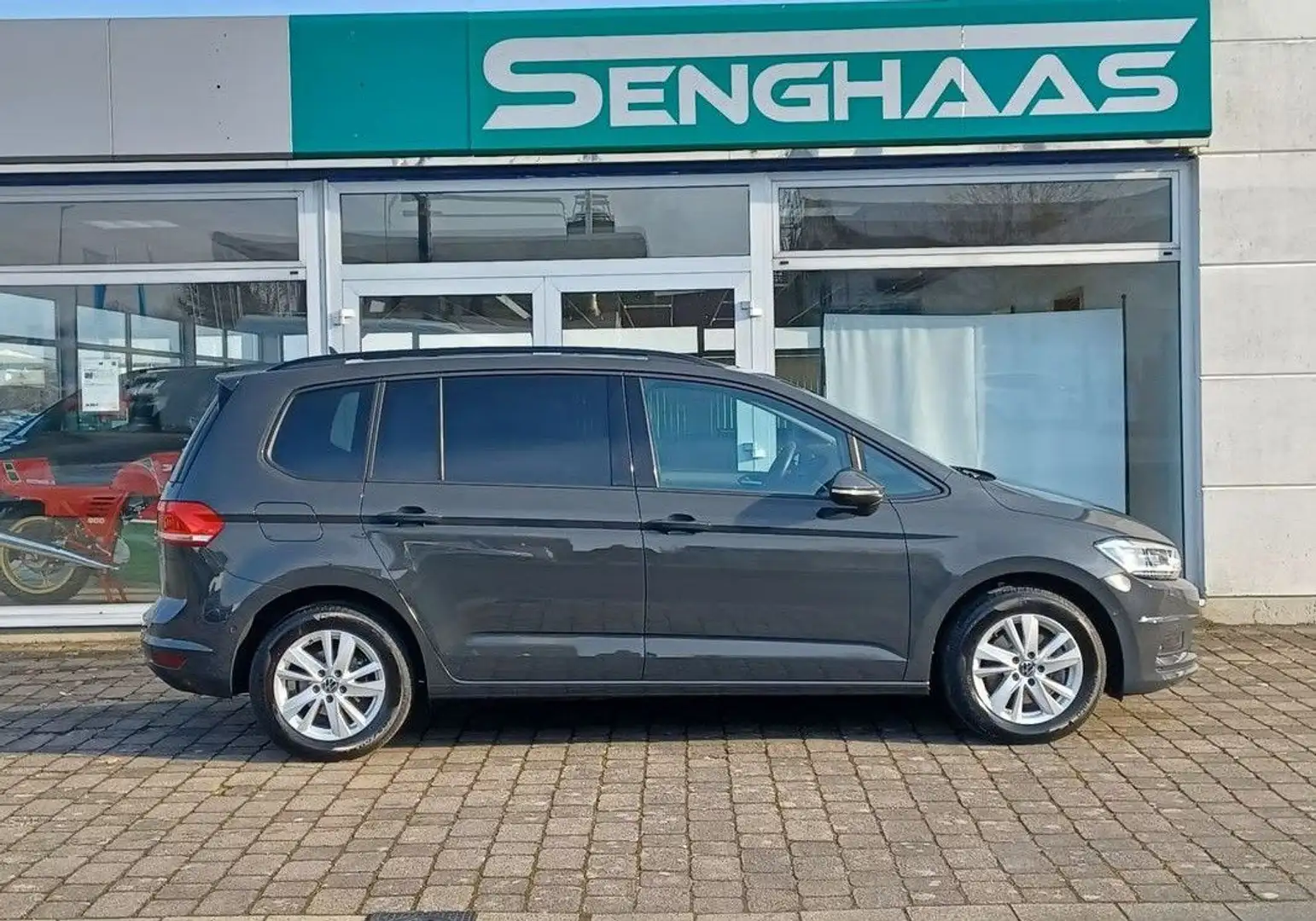 Volkswagen Touran Comfortline 1.5 TSI 150ch ACC-GPS-LED-VIRTUAL COCKPIT-TOIT OUVRANT PANORAMIQUE-HAYON ELECTRIQUE-JANTES ALU Grau - 2