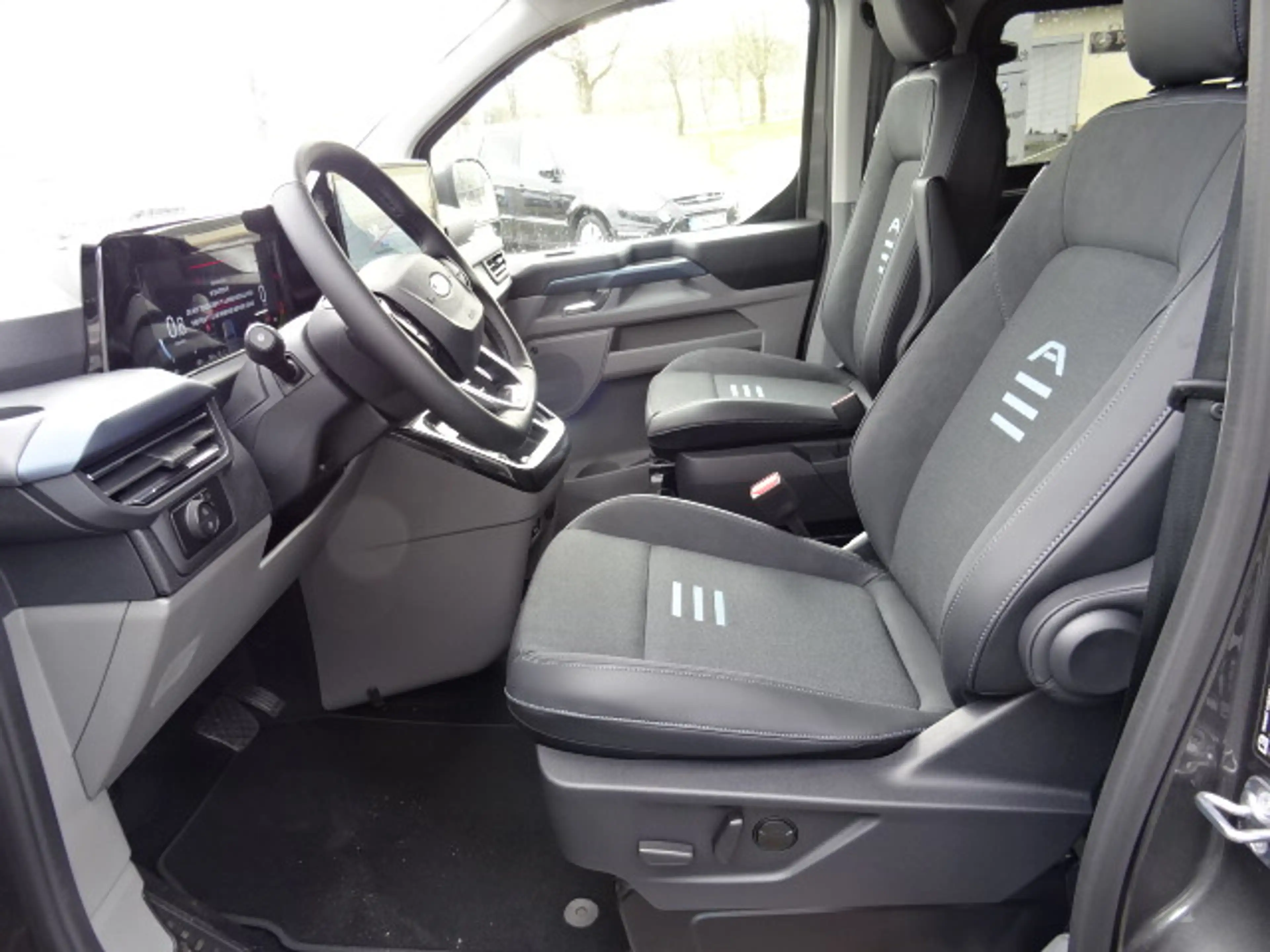 Ford Tourneo Custom 320 L1 Active FWD Automatik +Matrix+B&O — photo 7