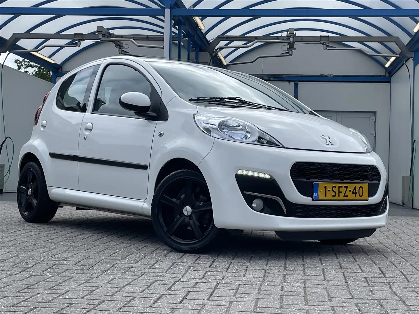 Peugeot 107 1.0 5drs / Airco / Lichtmetaal / Mistlampen Wit - 2