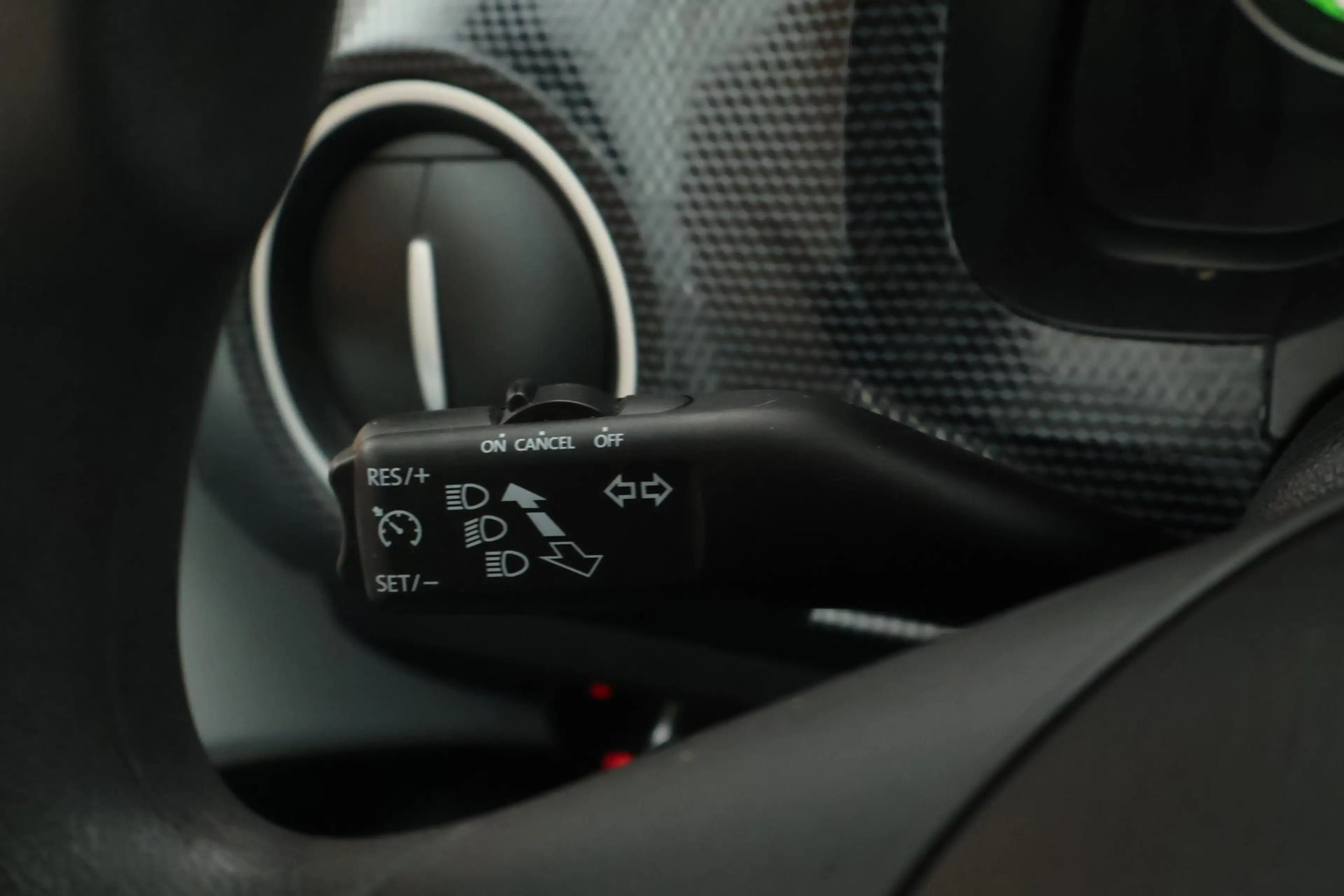 Volkswagen e-up! e-up! Camera Cruise Control — photo 12