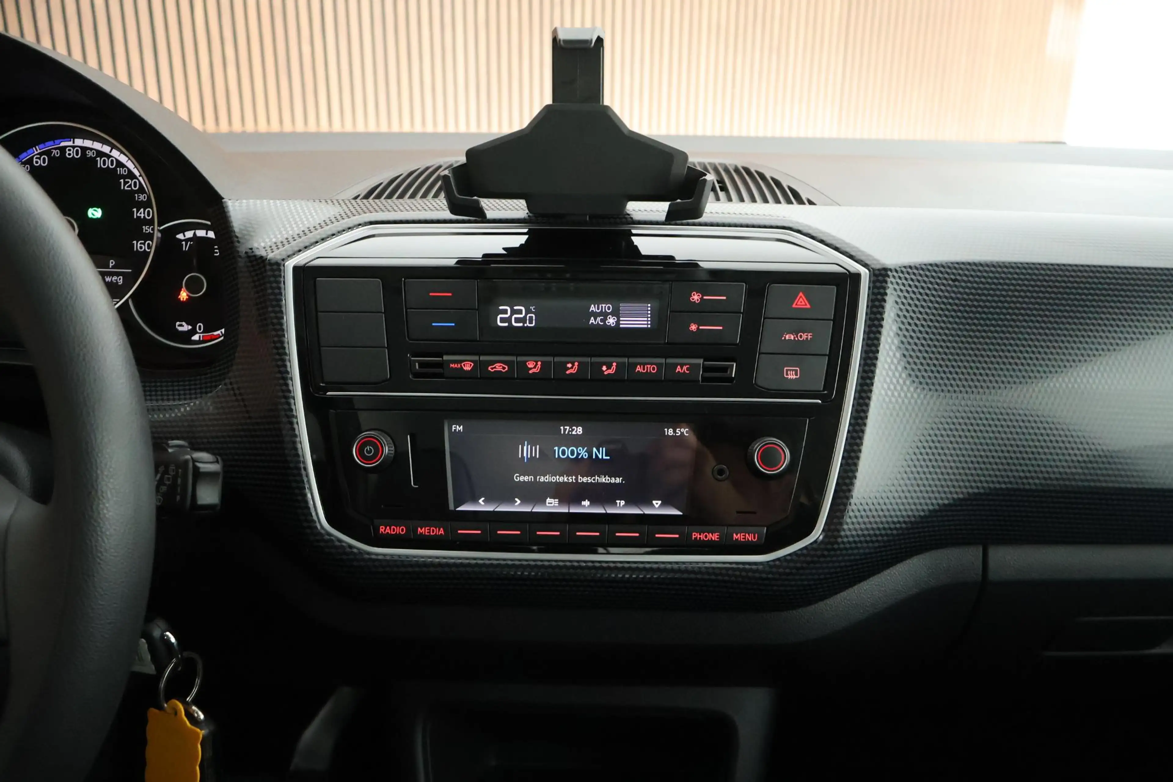 Volkswagen e-up! e-up! Camera Cruise Control — photo 14