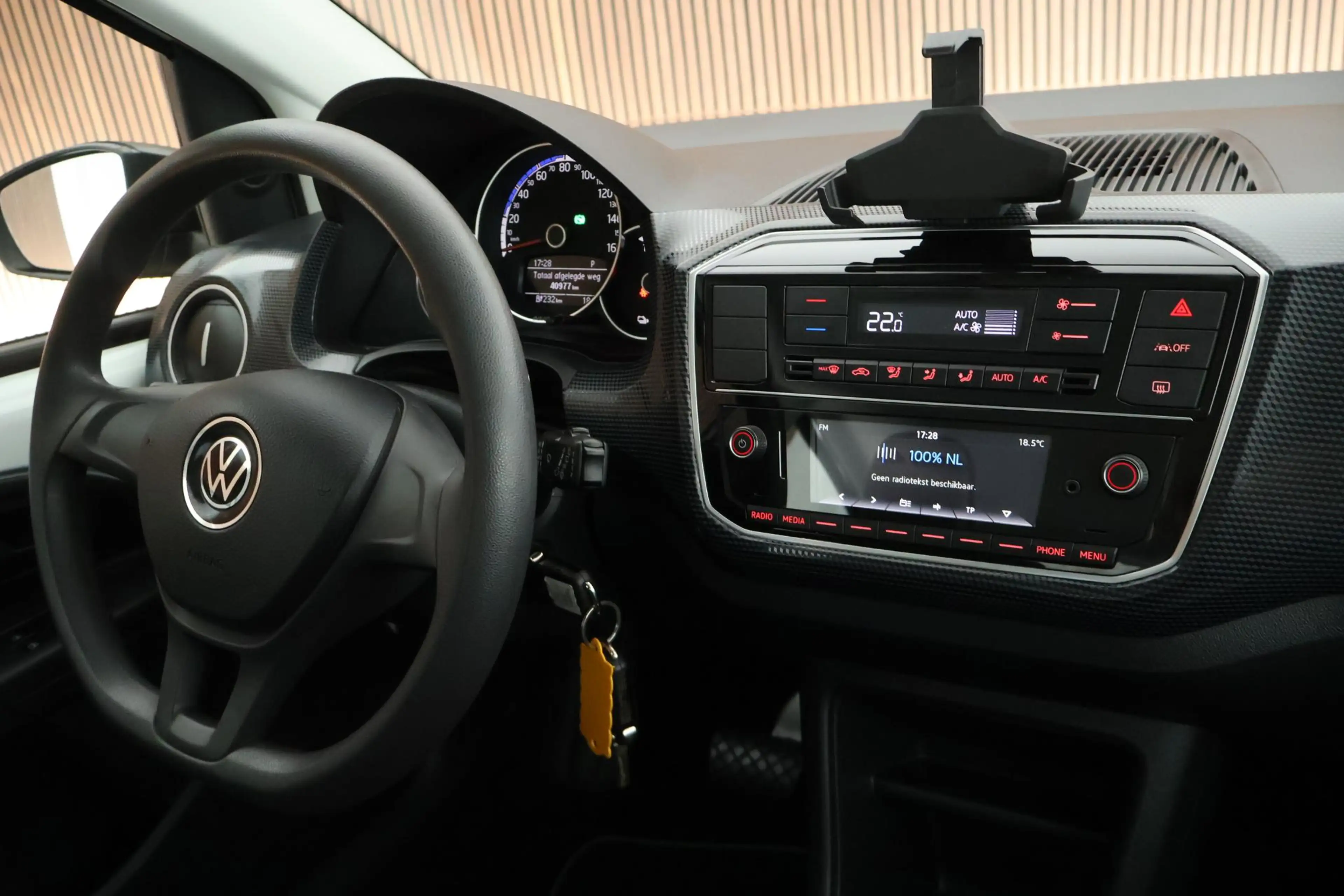 Volkswagen e-up! e-up! Camera Cruise Control — photo 2