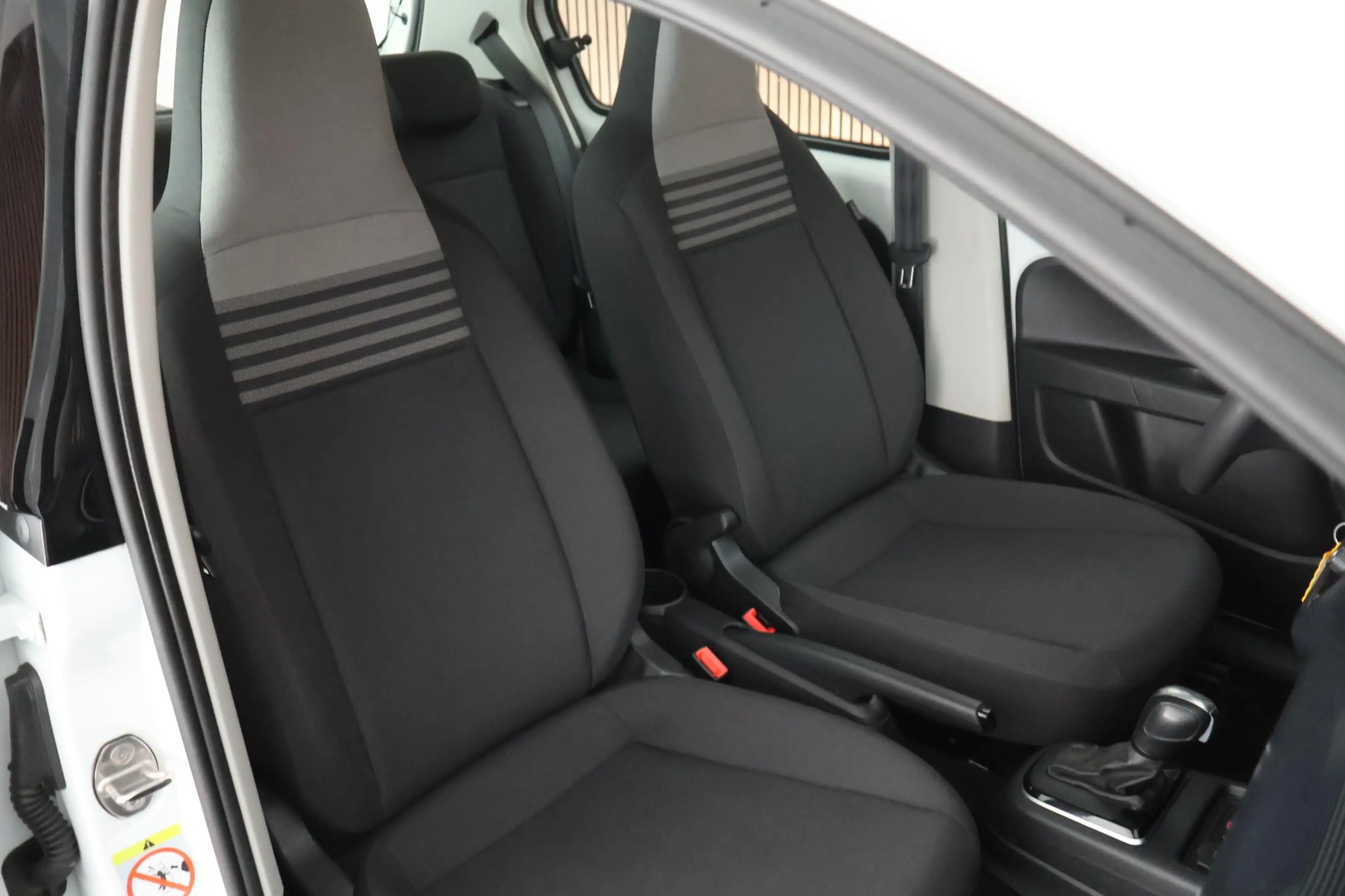 Volkswagen e-up! e-up! Camera Cruise Control — photo 22