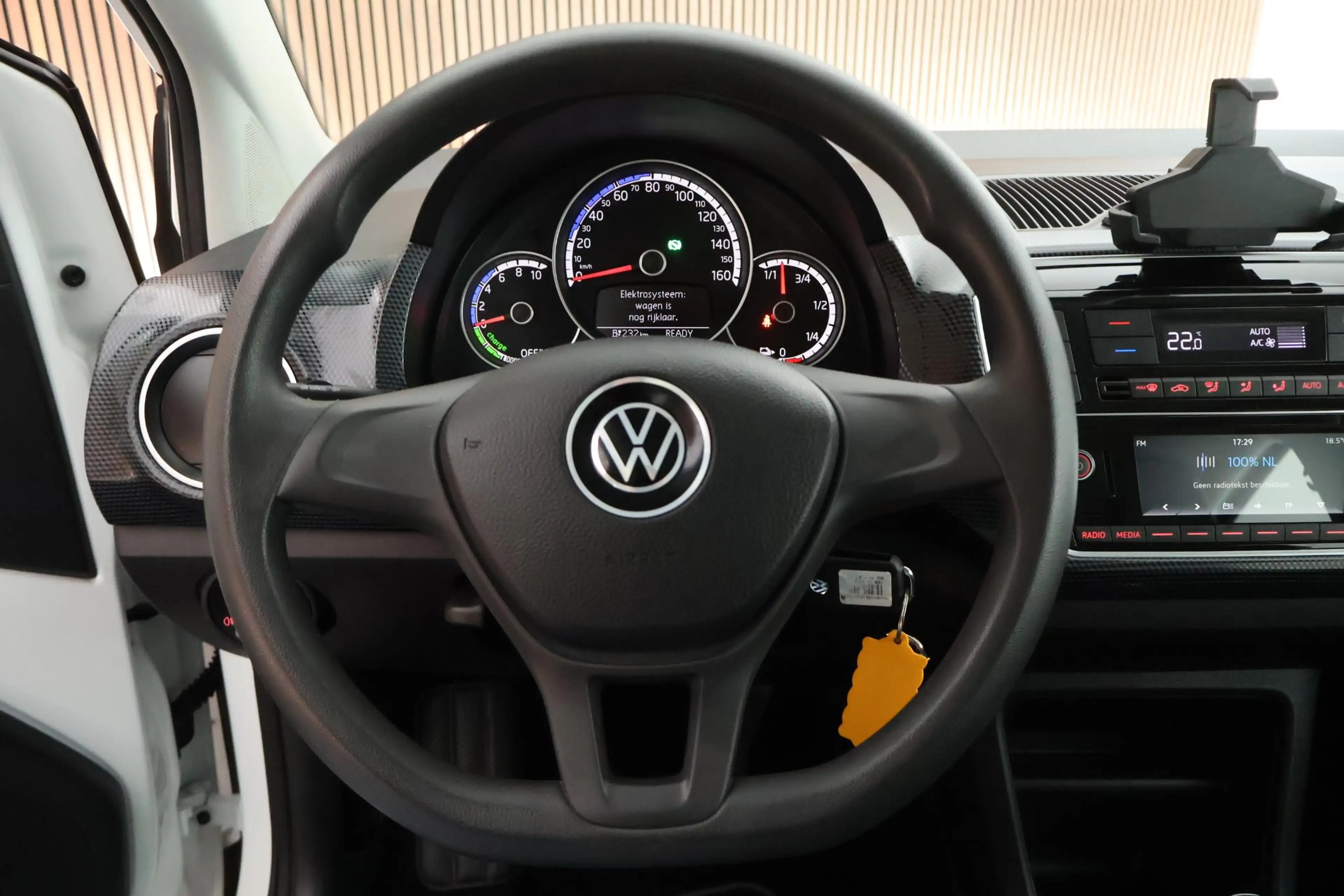 Volkswagen e-up! e-up! Camera Cruise Control — photo 13