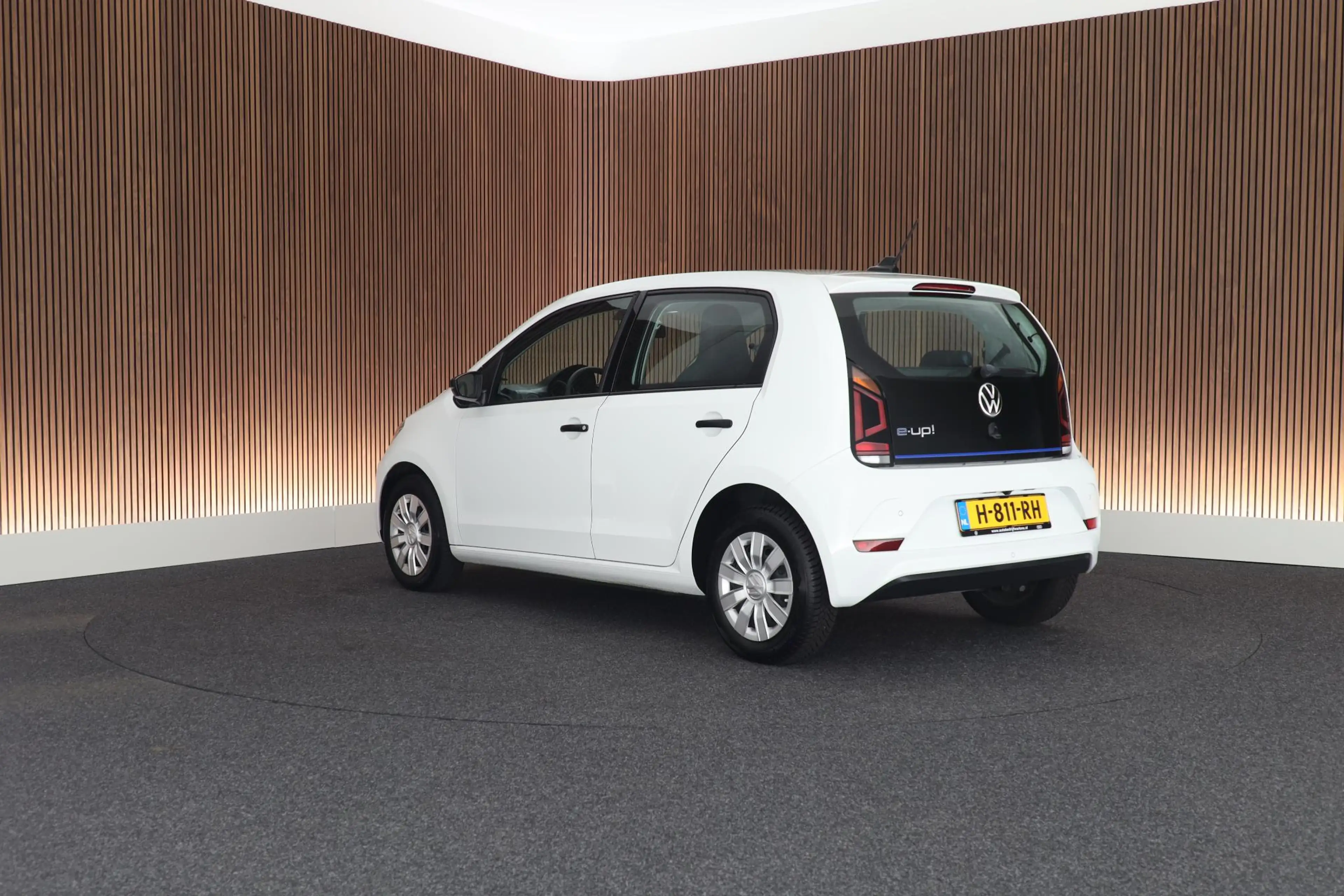 Volkswagen e-up! e-up! Camera Cruise Control — photo 4