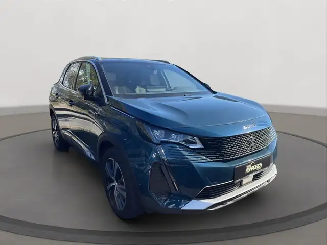 Peugeot 3008 view 2
