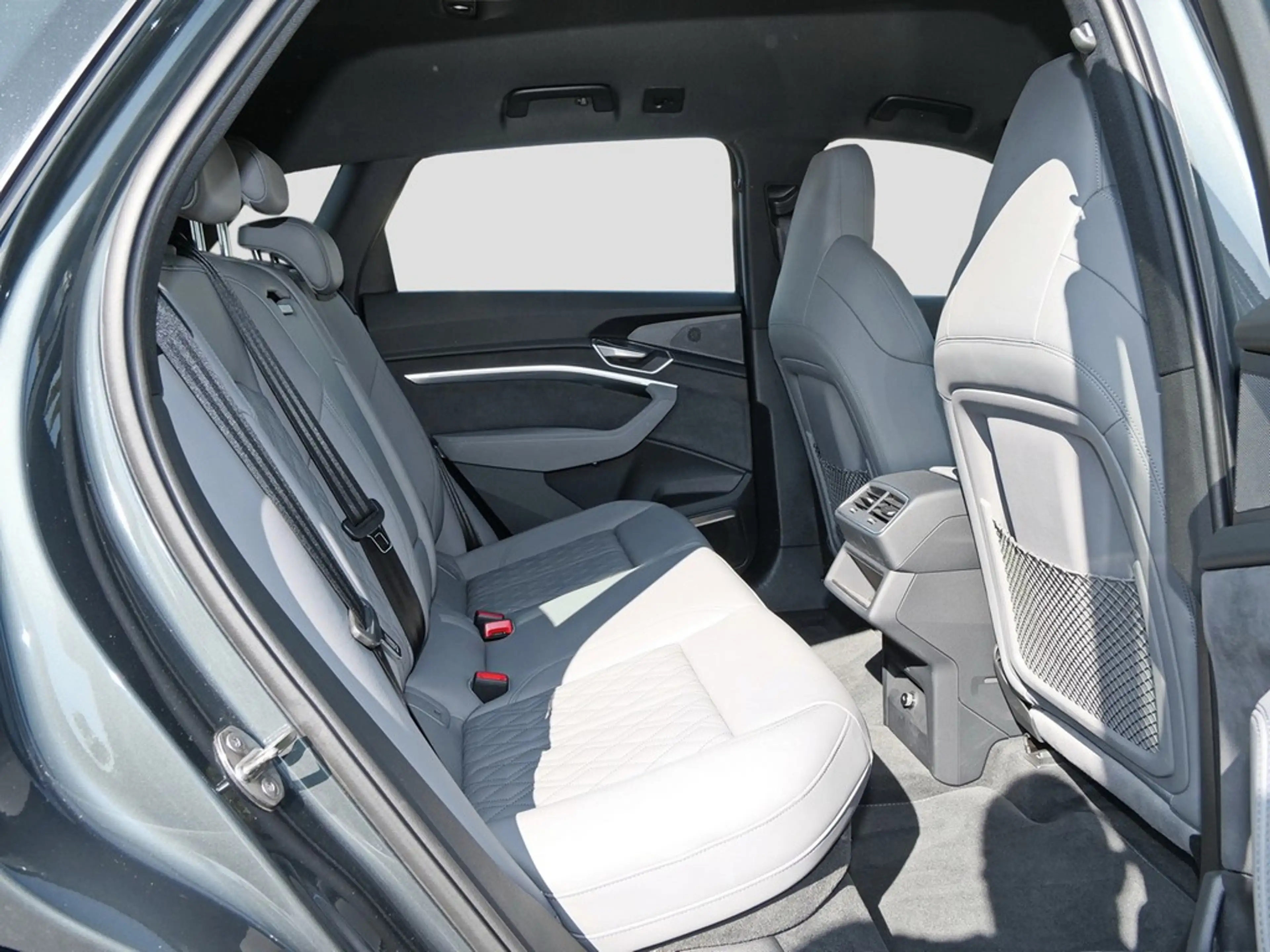 Audi e-tron 55 quattro S-Line *B&O*LUFT*MATRIX*ACC*KAMERA* — photo 10