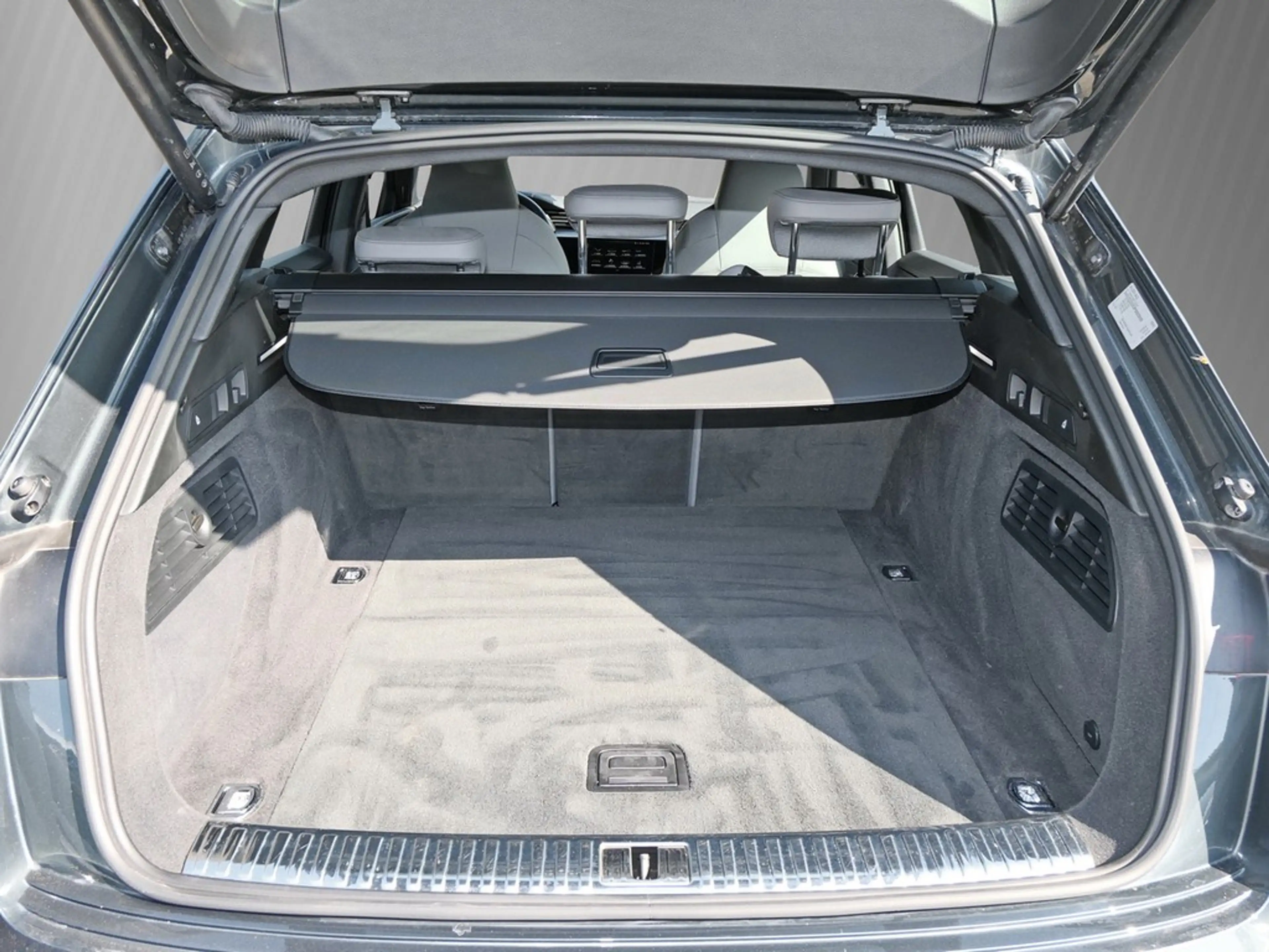 Audi e-tron 55 quattro S-Line *B&O*LUFT*MATRIX*ACC*KAMERA* — photo 6