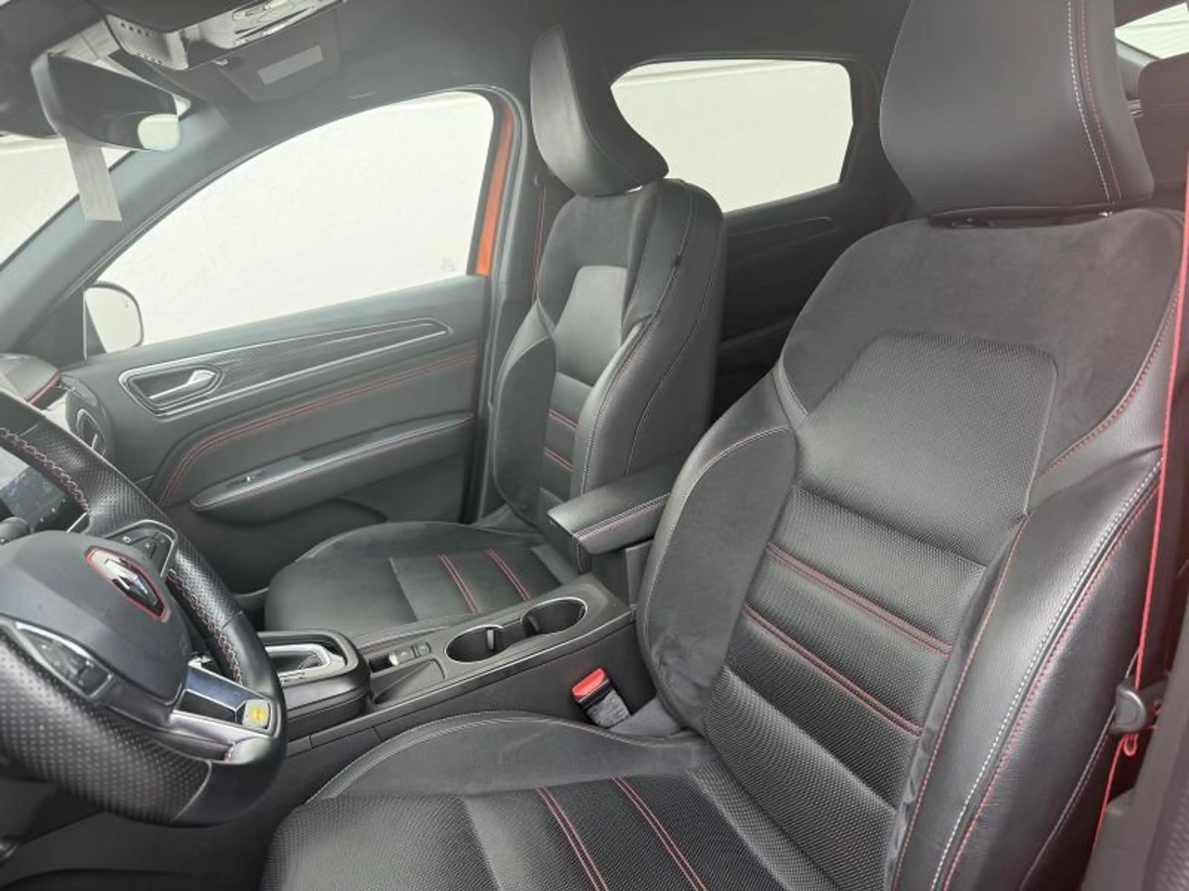 Renault Arkana RS Line 1.3 TCe 140 EDC — photo 9