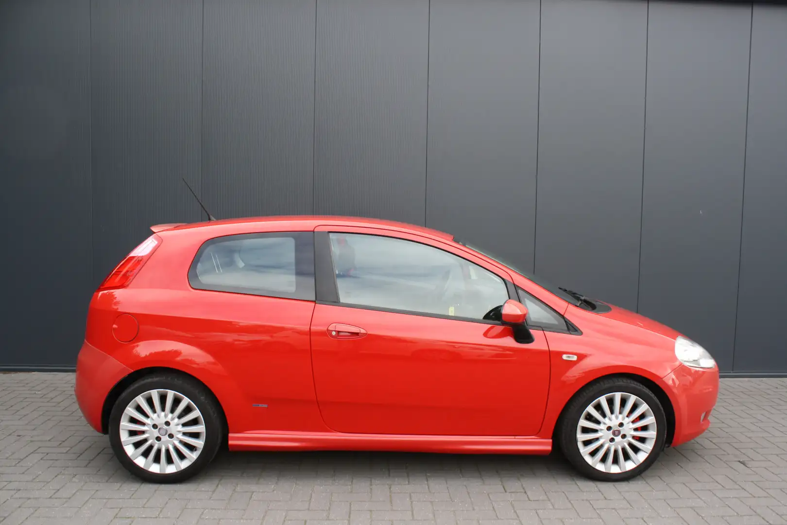 Fiat Grande Punto 1.4-16V 120PK Sport - AIRCO - 2E EIGENAAR Rouge - 2