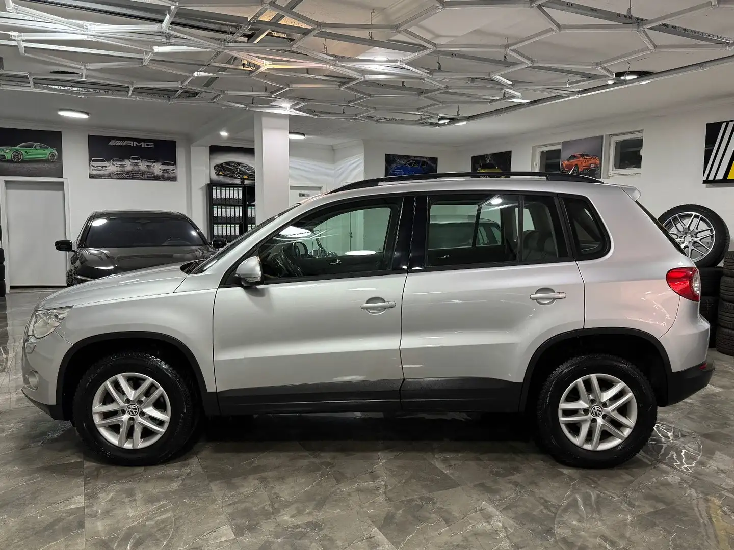 Volkswagen Tiguan 2.0 TDI Trend & Fun 4Motion / Automatik Argent - 2