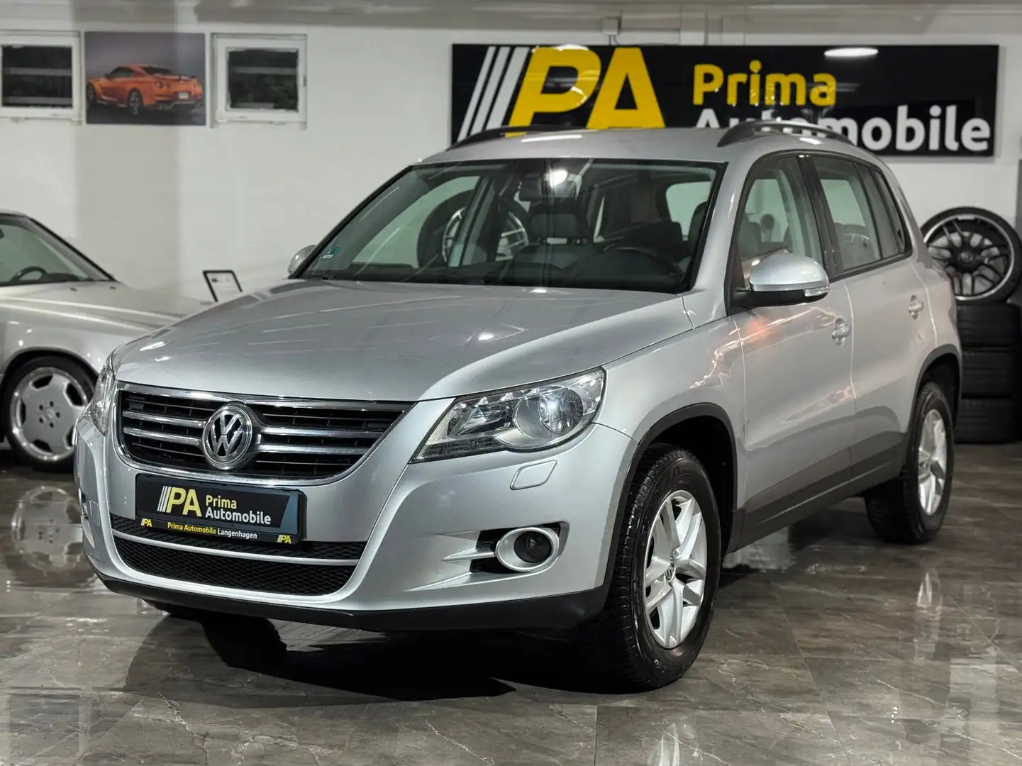 Volkswagen Tiguan 2.0 TDI Trend & Fun 4Motion / Automatik Argent - 1