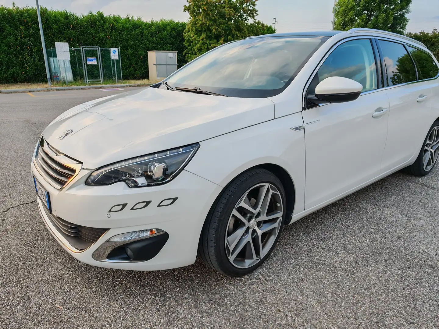 Peugeot 308 SW 1.2 puretech  Allure s&s 130cv eat6 - 2