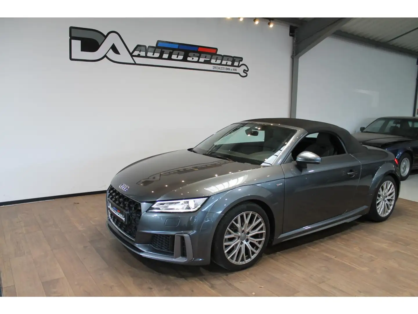 Audi TT Roadster 2.0 40 TFSI - 197 - BV S-tronic  ROADSTER S-Line PHASE 2 Gris - 1