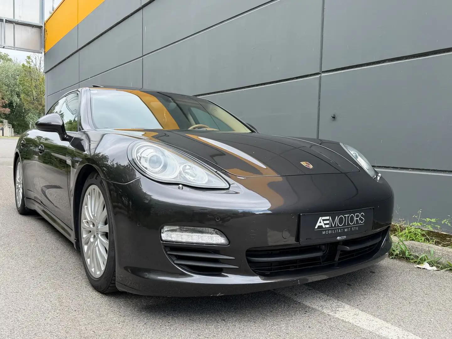Porsche Panamera *NAVI*BI XENON*SITZBLFT*KLIMA*KREDIT* Grau - 1