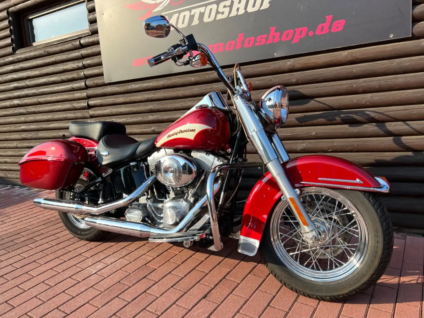 Harley-Davidson FLSTC Heritage Classic *Sondermodell Revival* Rood - 2
