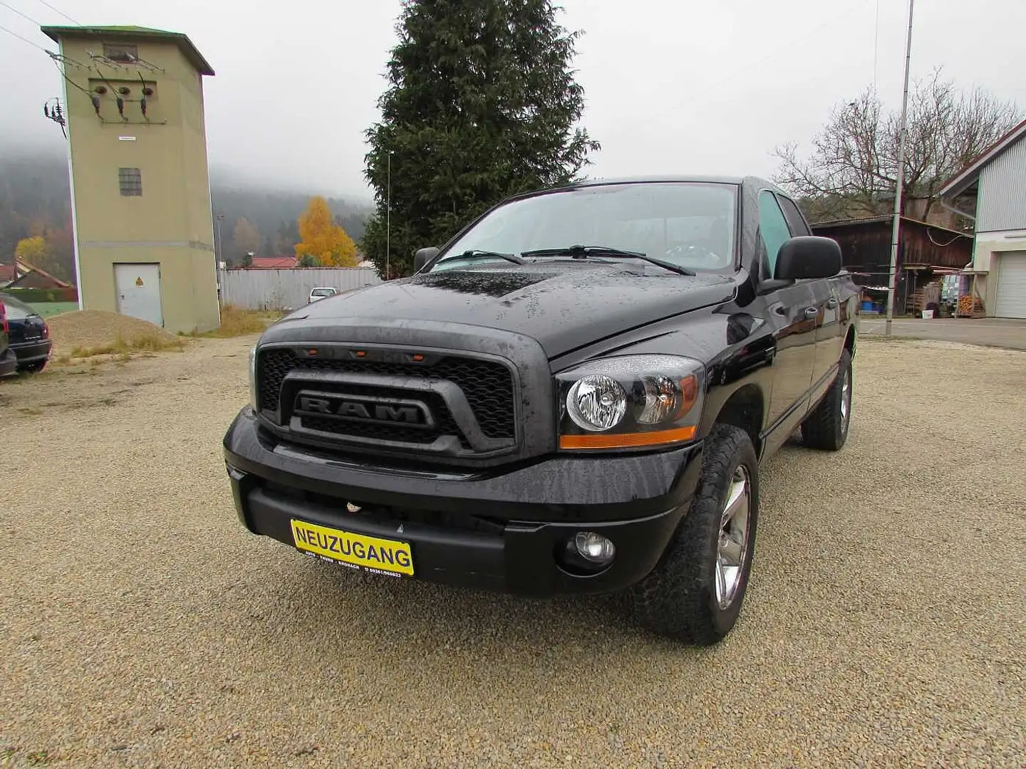 Dodge RAM 1500 Schwarz - 1