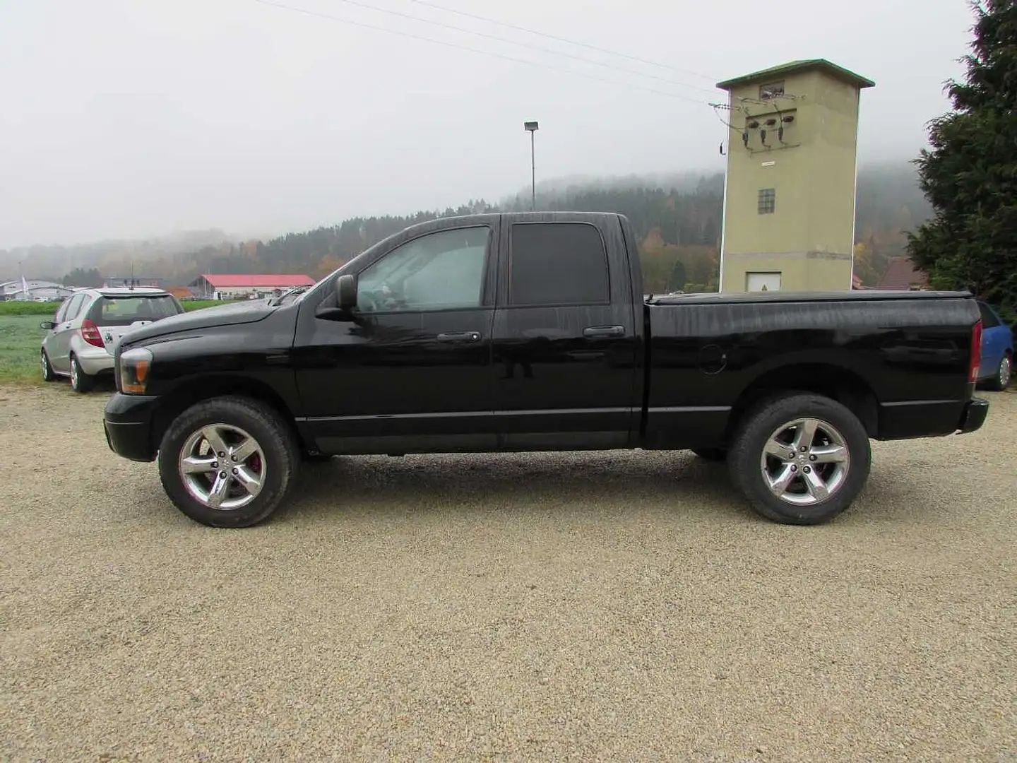 Dodge RAM 1500 Schwarz - 2