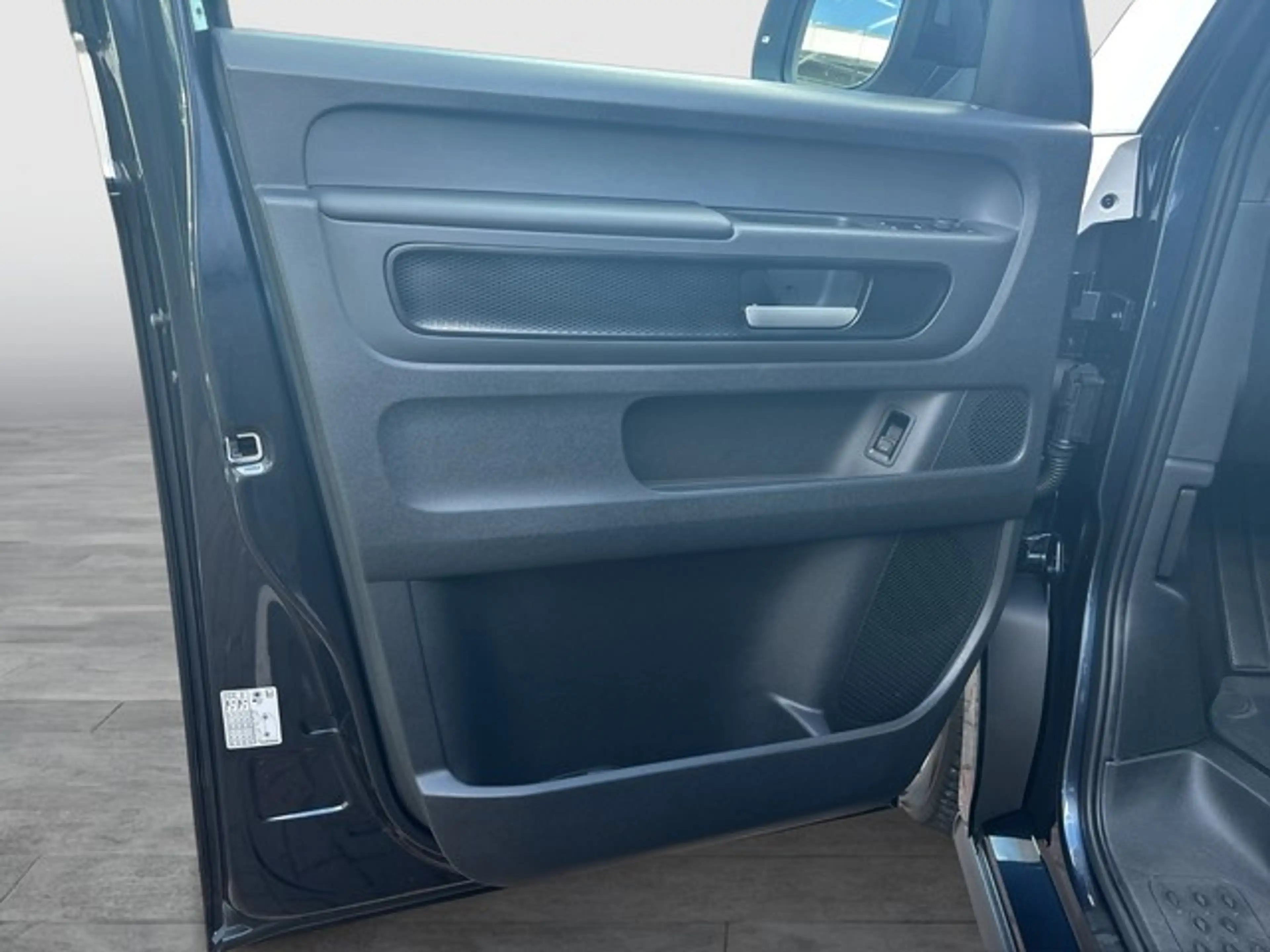Volkswagen ID. Buzz ID.Buzz Pro NWB AHK Matrix 360° — photo 11