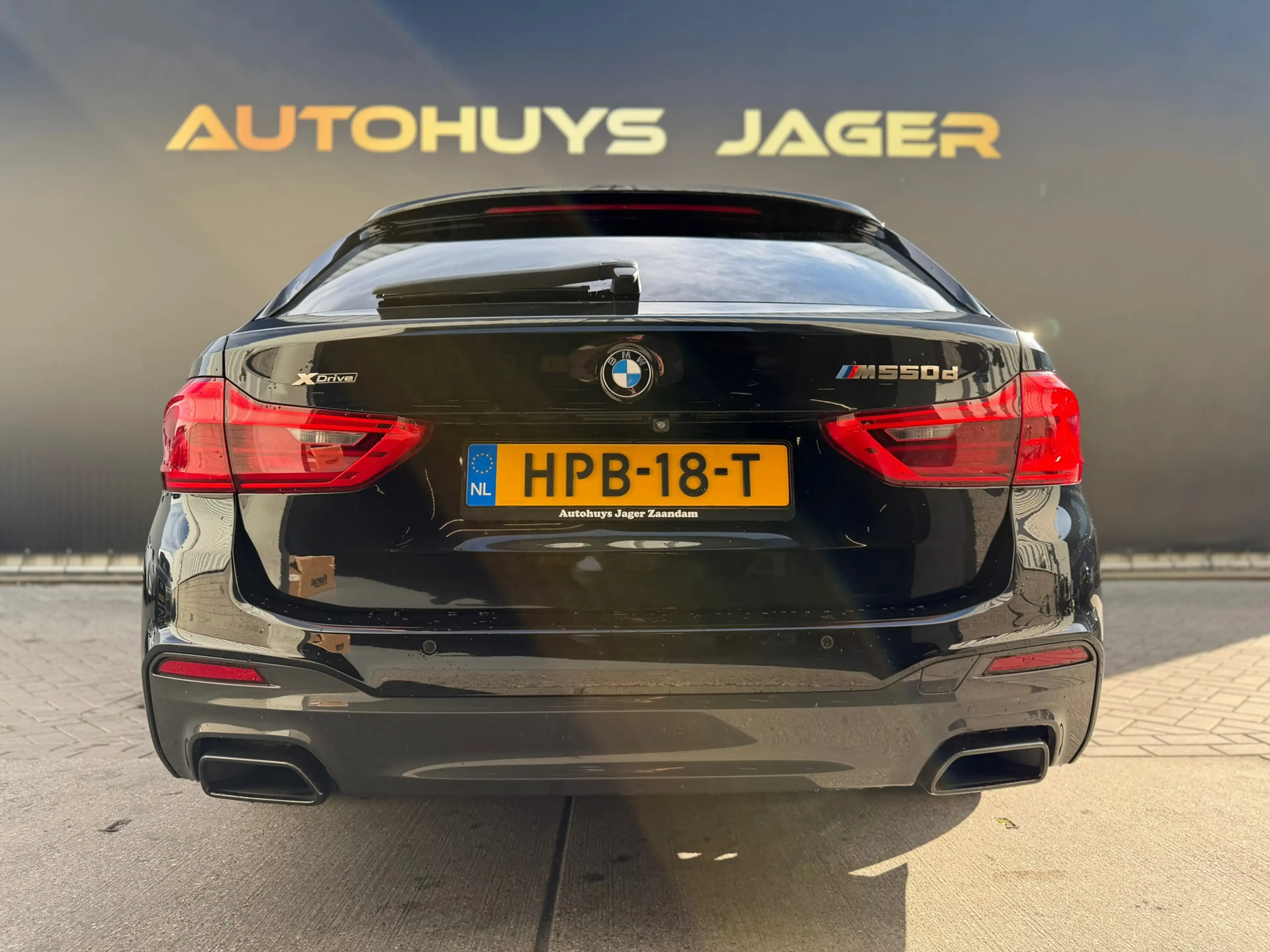 BMW M550 5-serie Touring M550d xDrive Pano Hud H&K Massage — photo 8