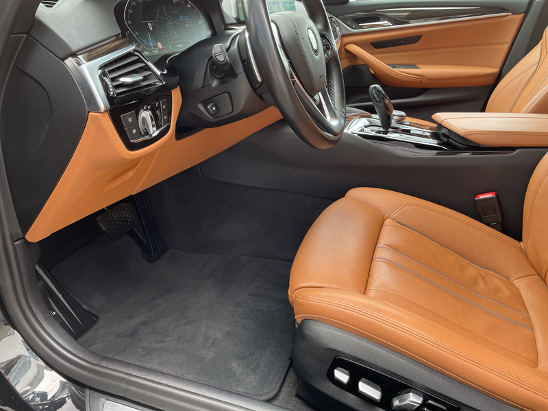 BMW 540 i xDrive Sport Line Panorama Glasdach-Innovationsp — photo 10