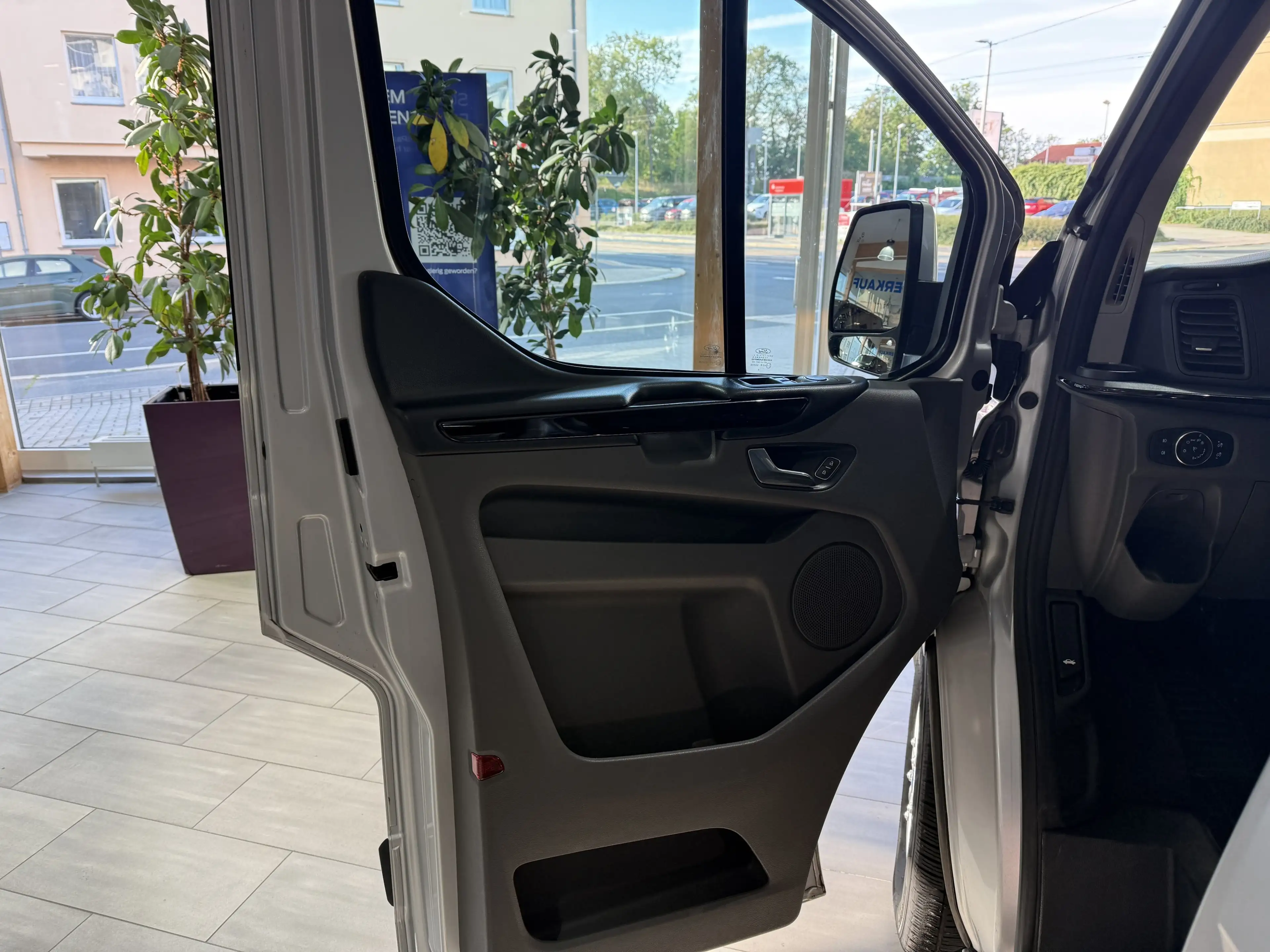 Ford Tourneo Custom Tourneo L2 Automatik / Navi / 9 Sitze — photo 9