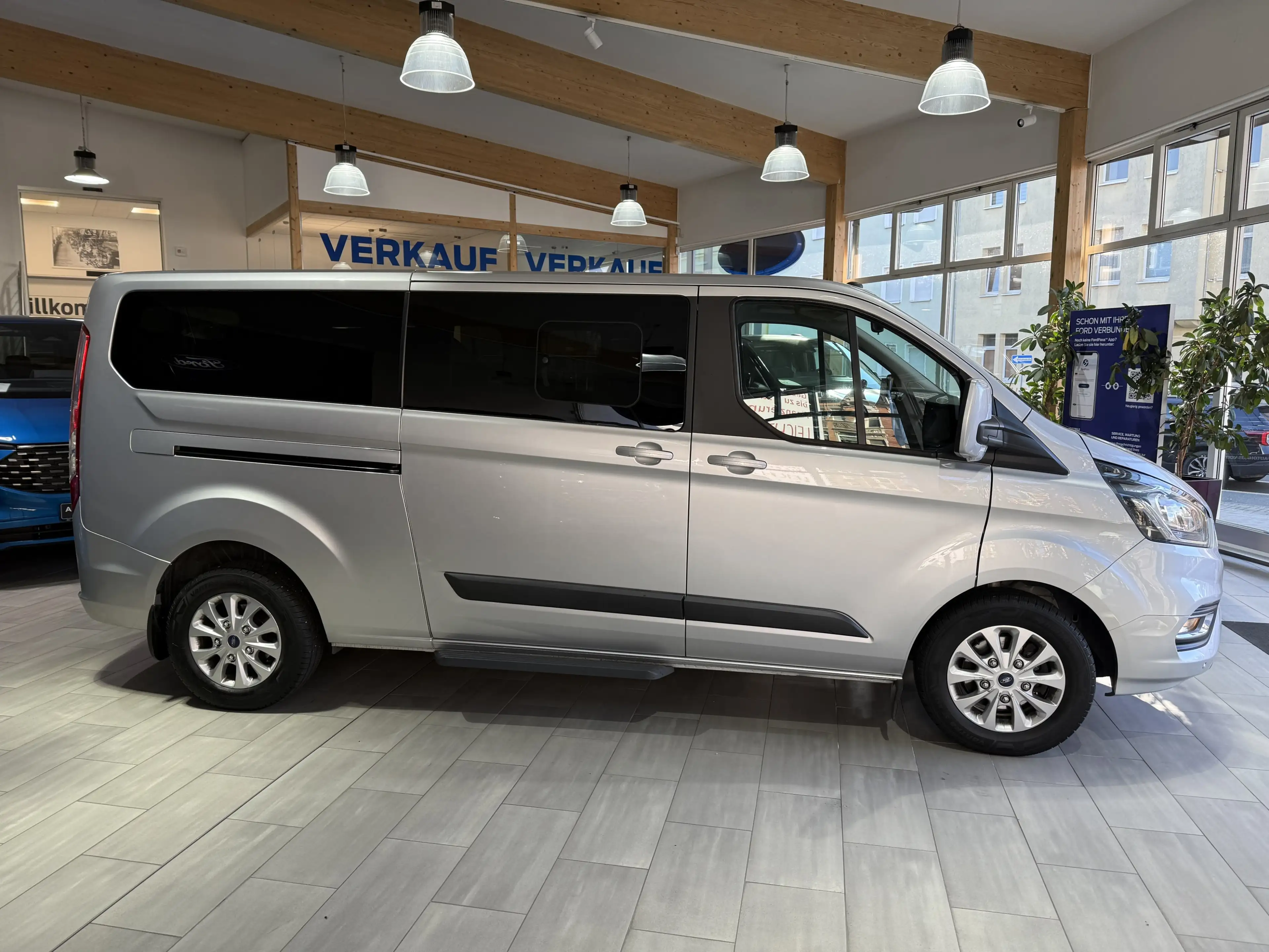 Ford Tourneo Custom Tourneo L2 Automatik / Navi / 9 Sitze — photo 4