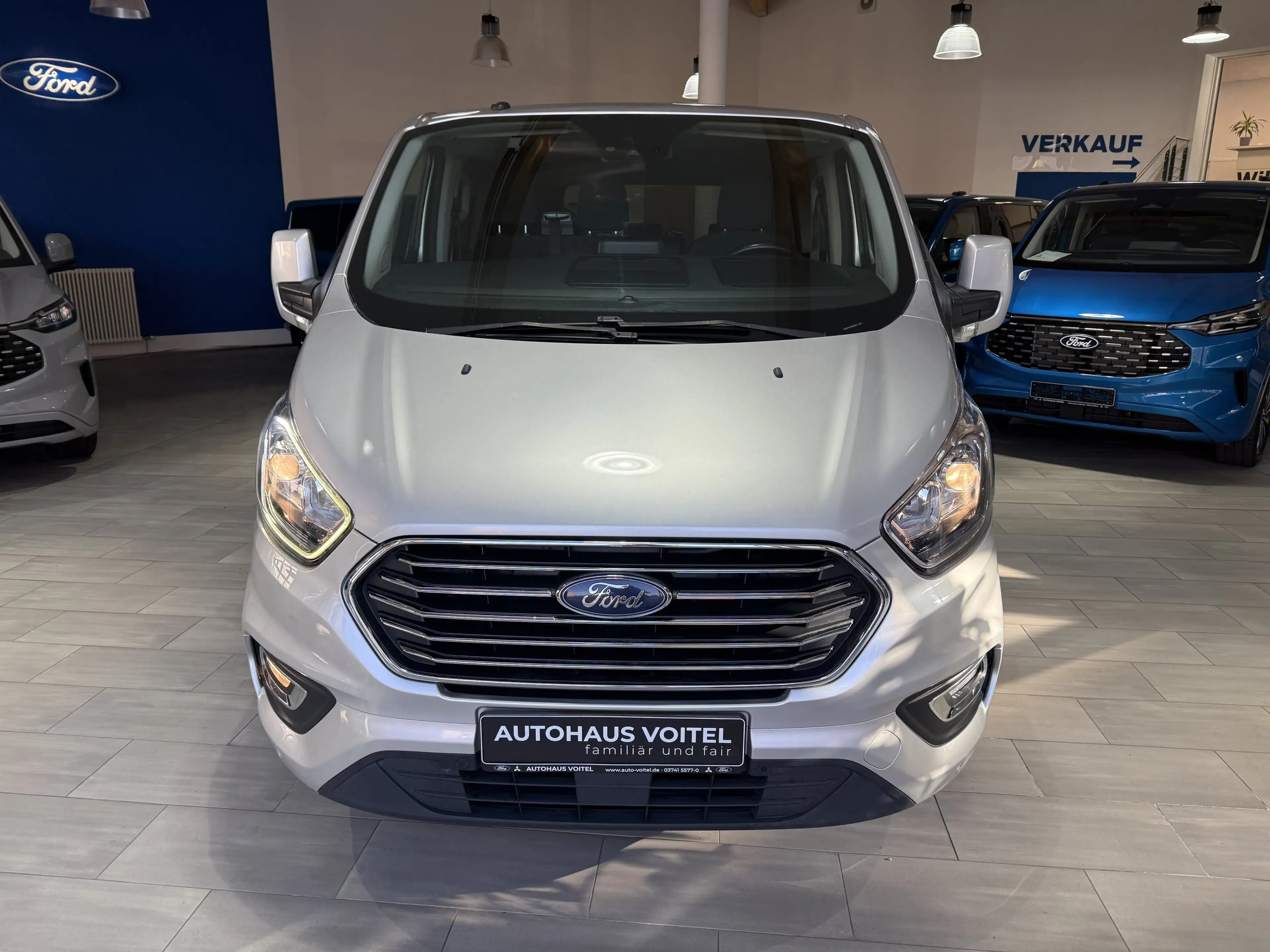 Ford Tourneo Custom Tourneo L2 Automatik / Navi / 9 Sitze — photo 2