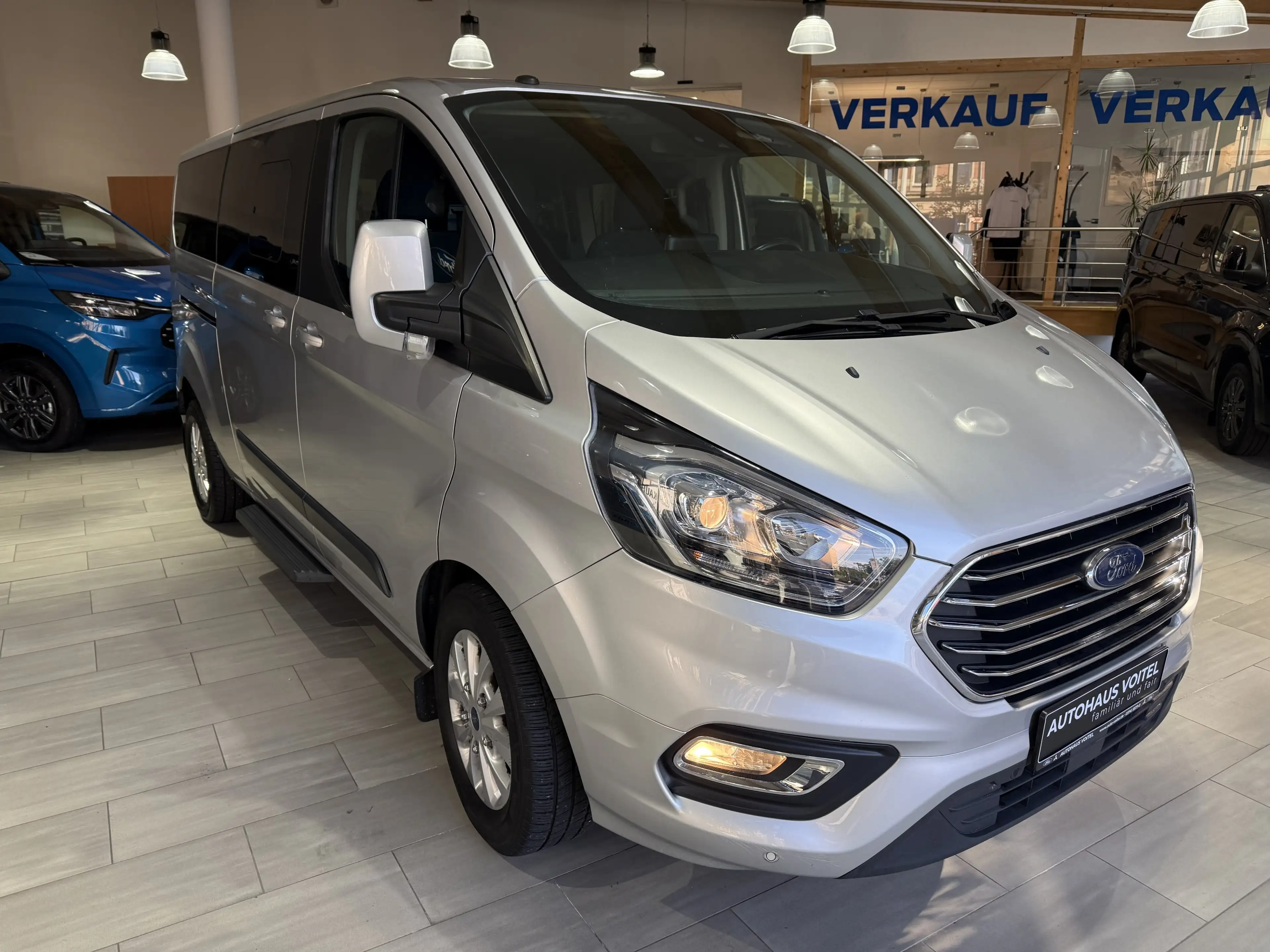 Ford Tourneo Custom Tourneo L2 Automatik / Navi / 9 Sitze — photo 3
