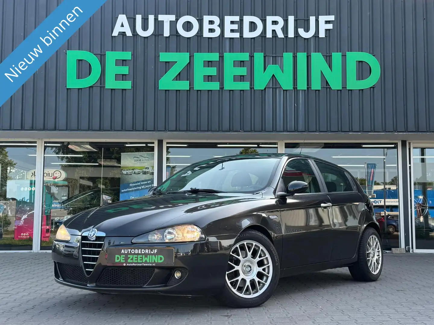 Alfa Romeo 147 1.6 T.Spark Edizione Sportiva|airco|Rijklaar Noir - 1