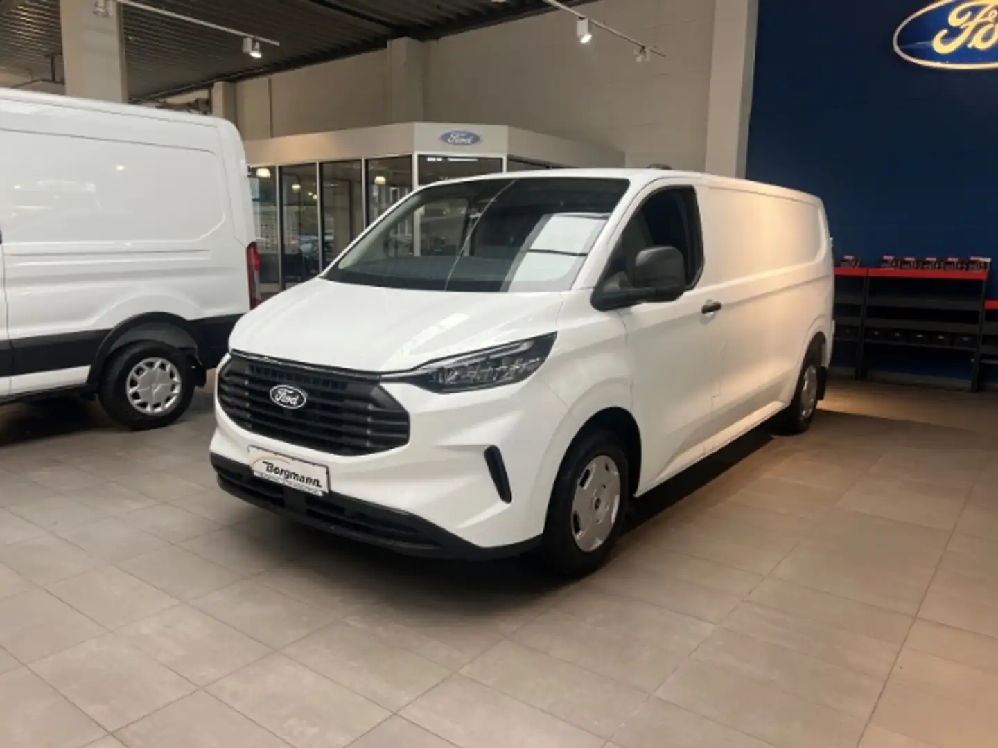 Ford Transit Custom Kasten 300 L2 Trend FWD 2.0 // 36.7 Weiß - 1