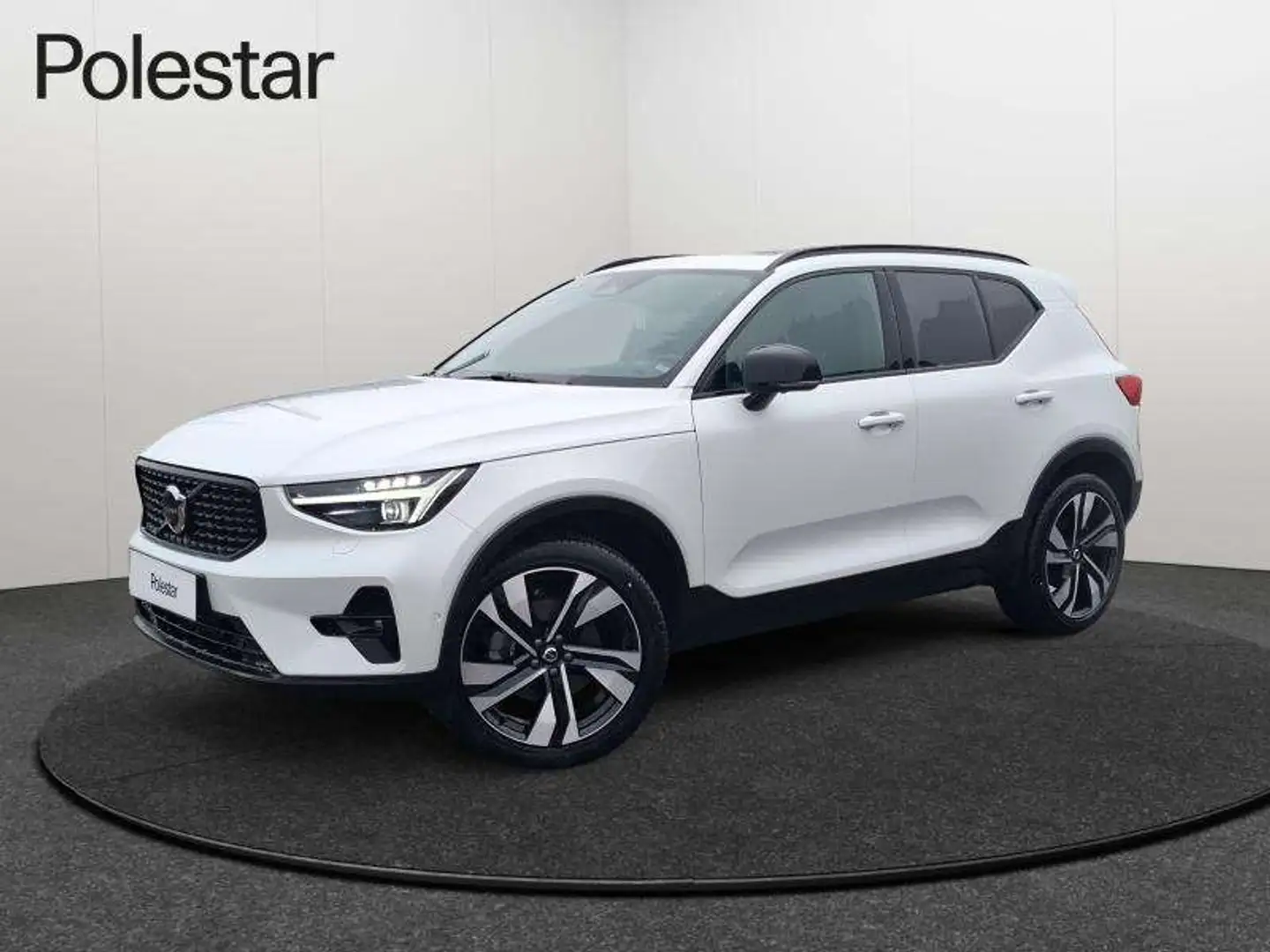 Volvo XC40 B4 Ultimate Dark / Essence Blanco - 1