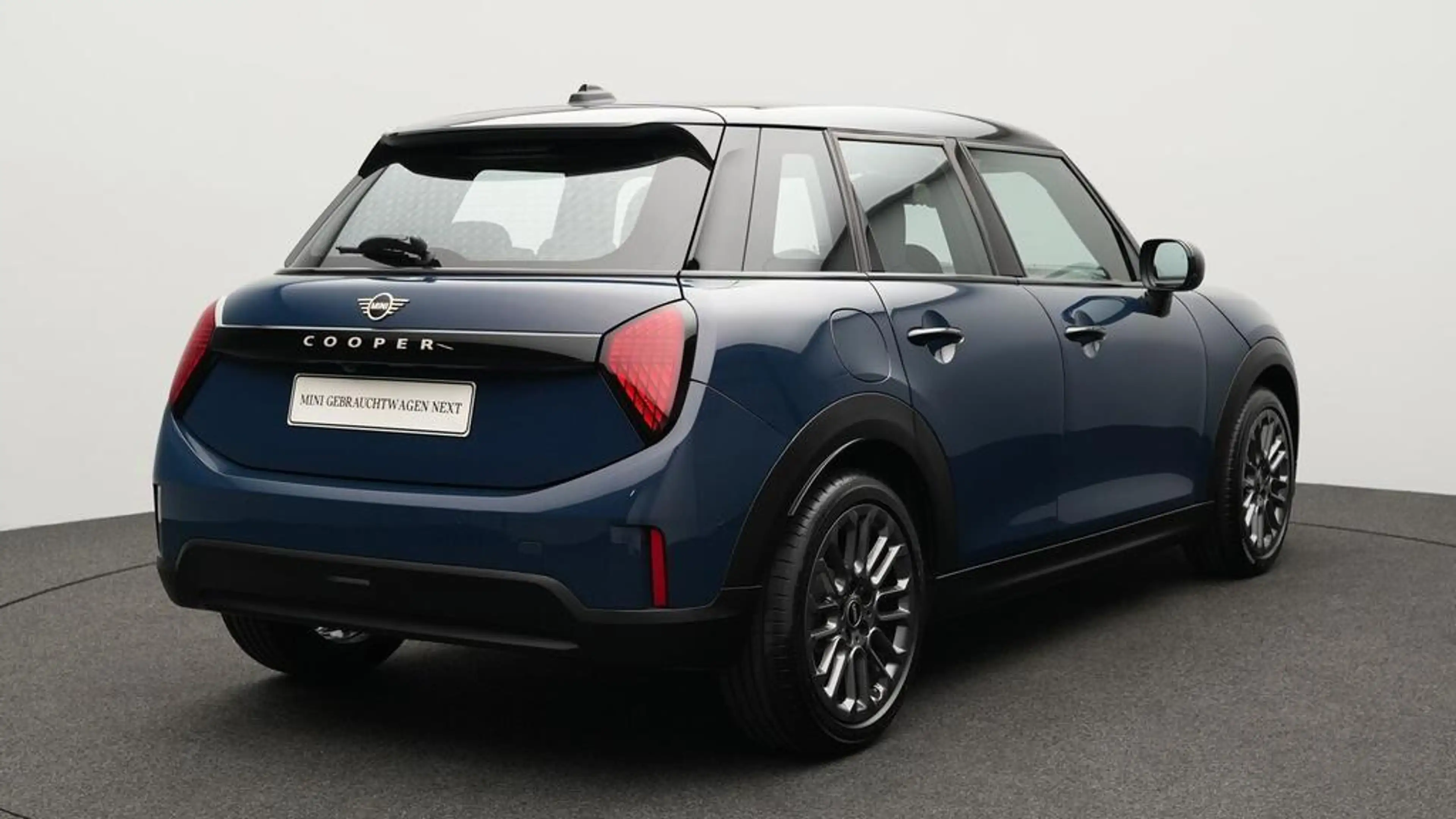 MINI Cooper C Favoured Trim — photo 4