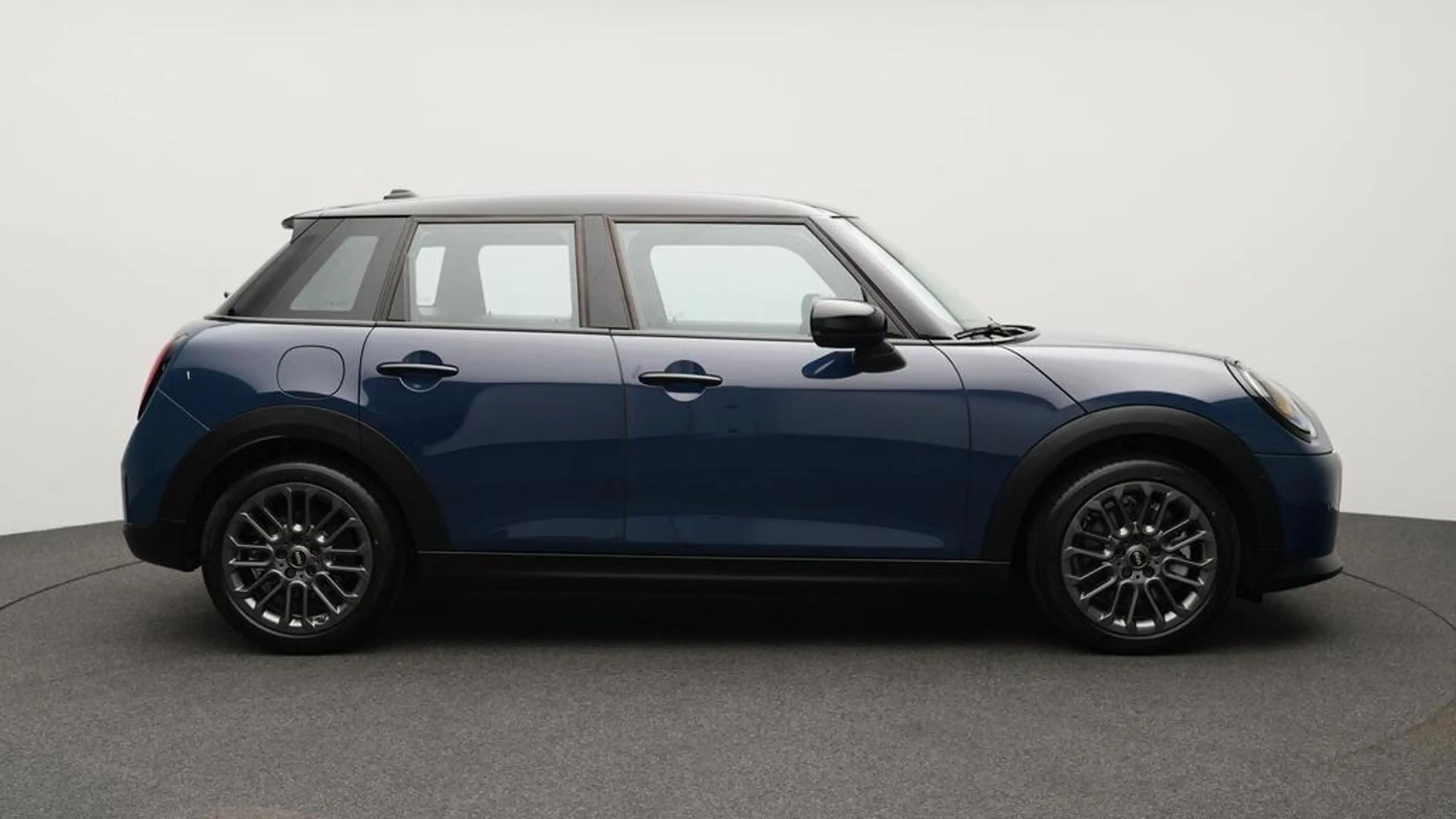 MINI Cooper C Favoured Trim — photo 2