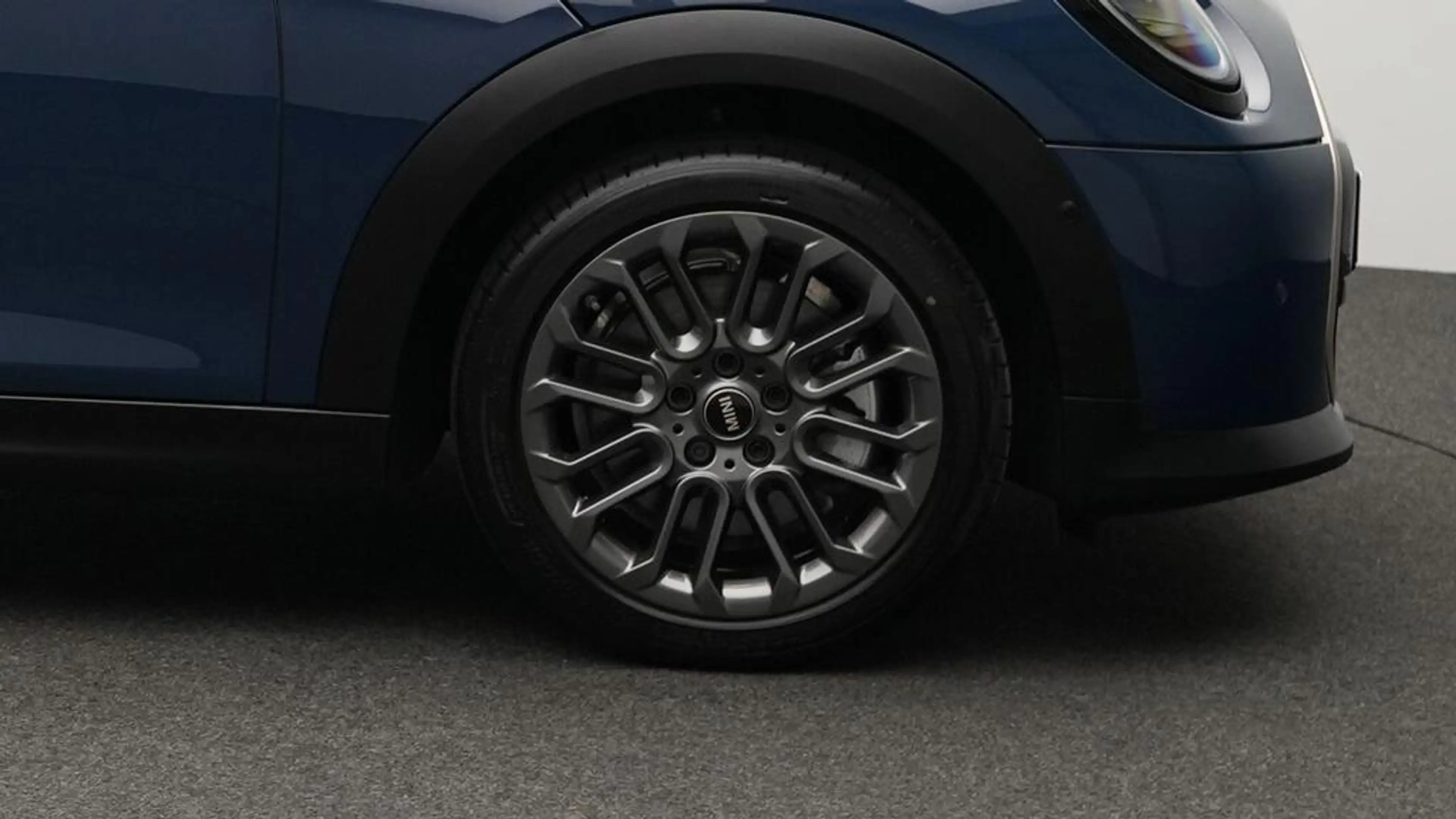 MINI Cooper C Favoured Trim — photo 12