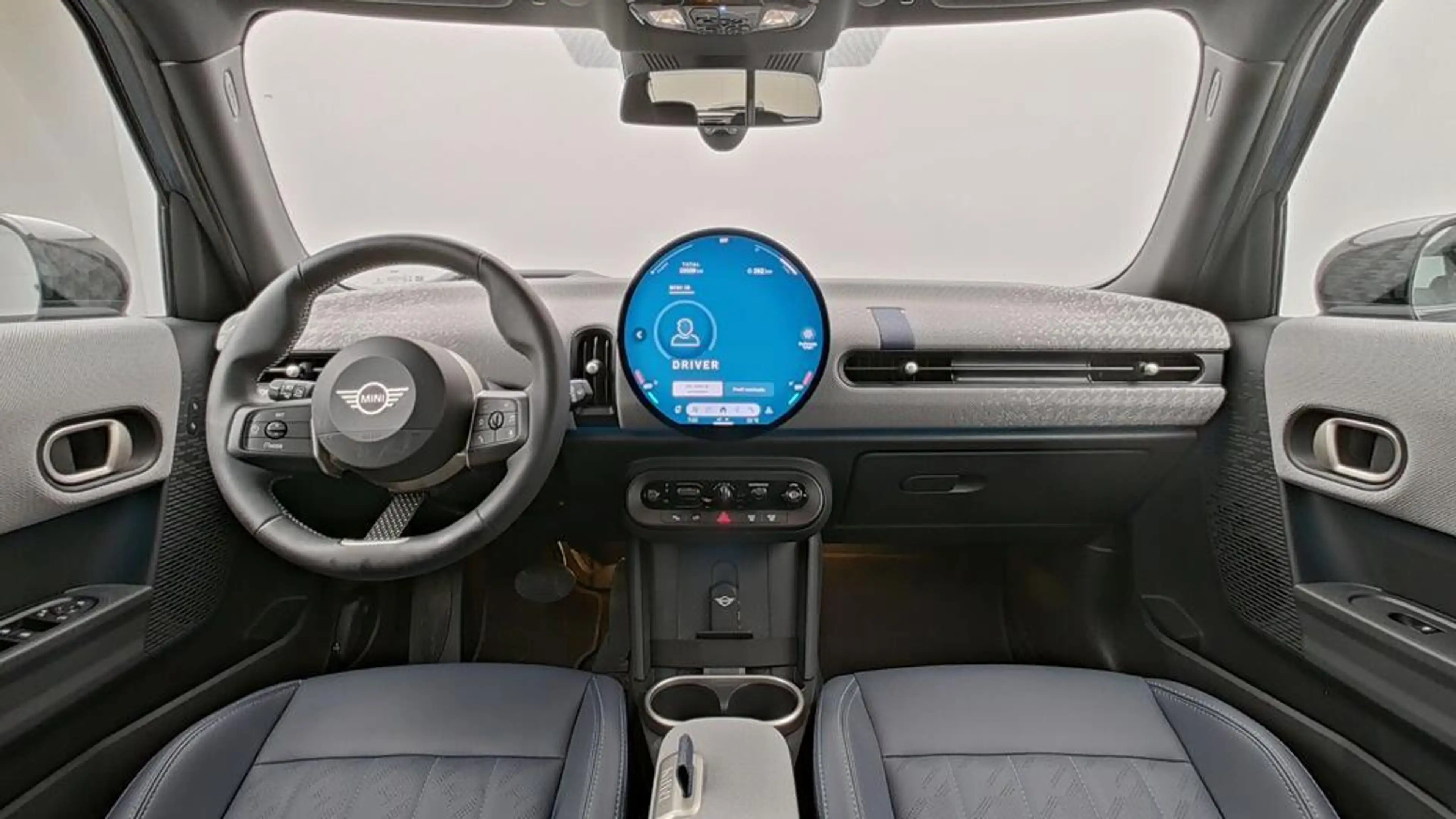 MINI Cooper C Favoured Trim — photo 13