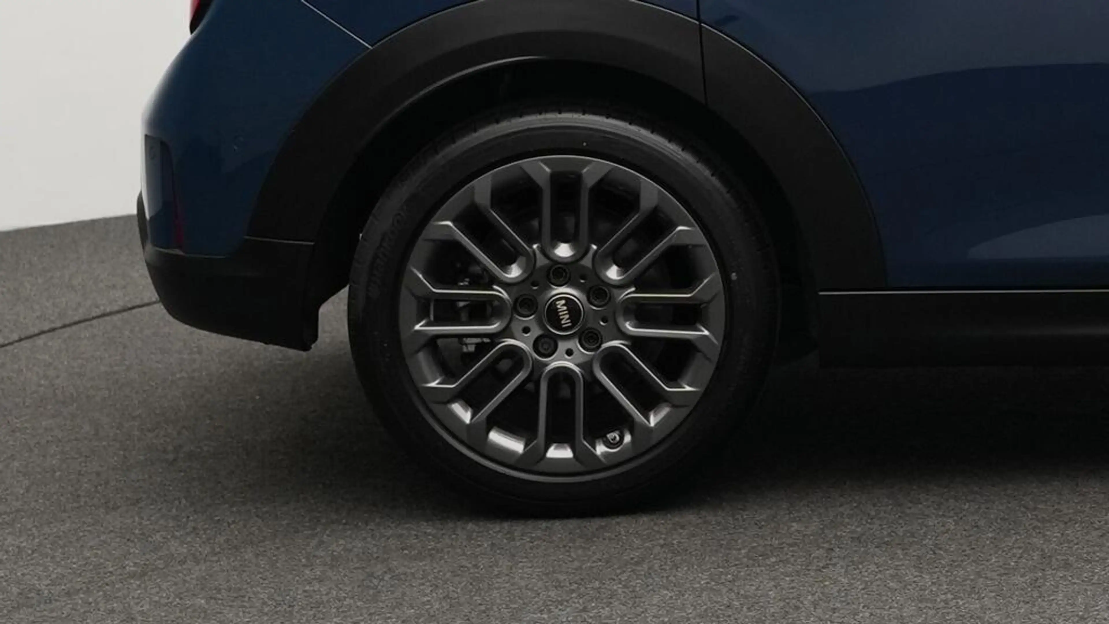 MINI Cooper C Favoured Trim — photo 10